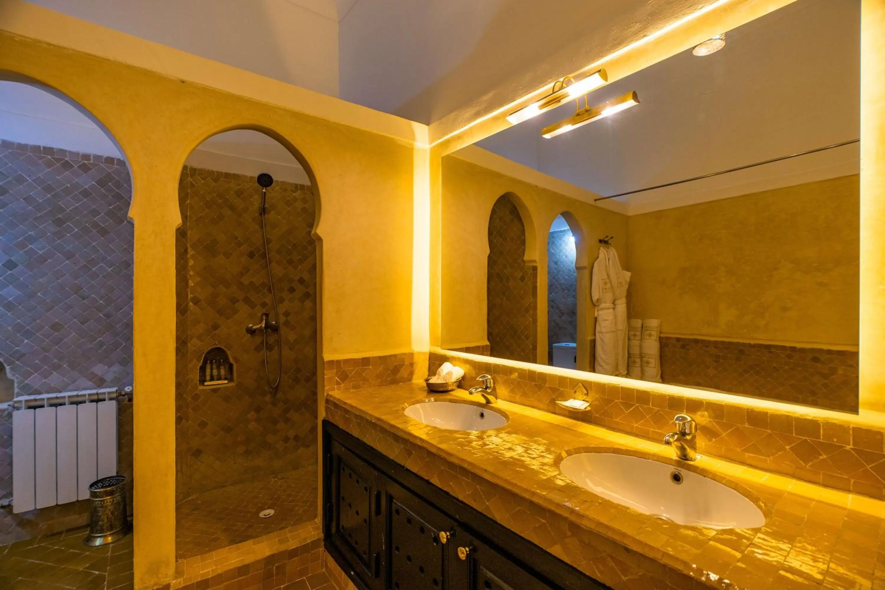 Bathroom in Riad Dar Dialkoum