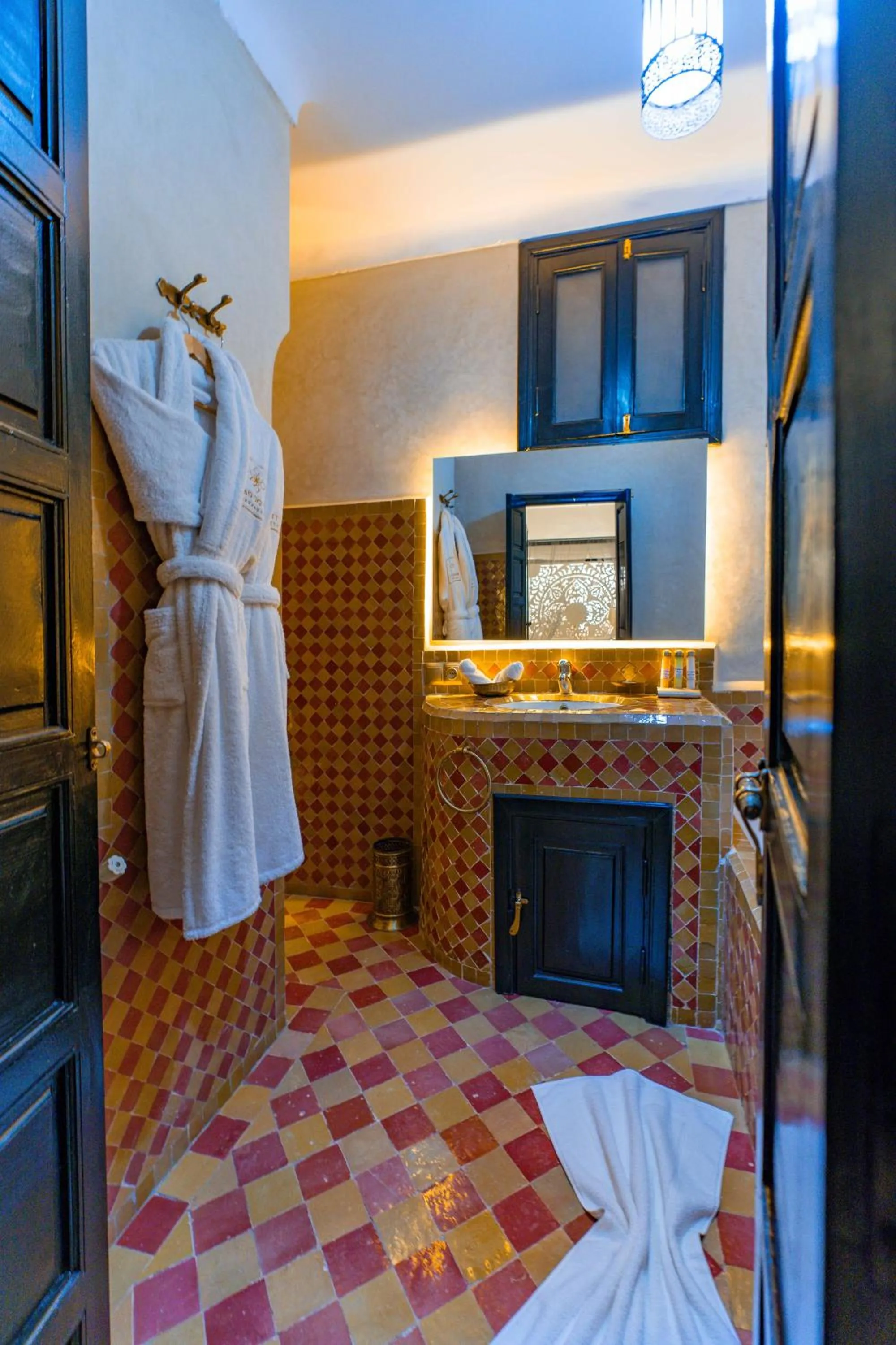 Bathroom in Riad Dar Dialkoum