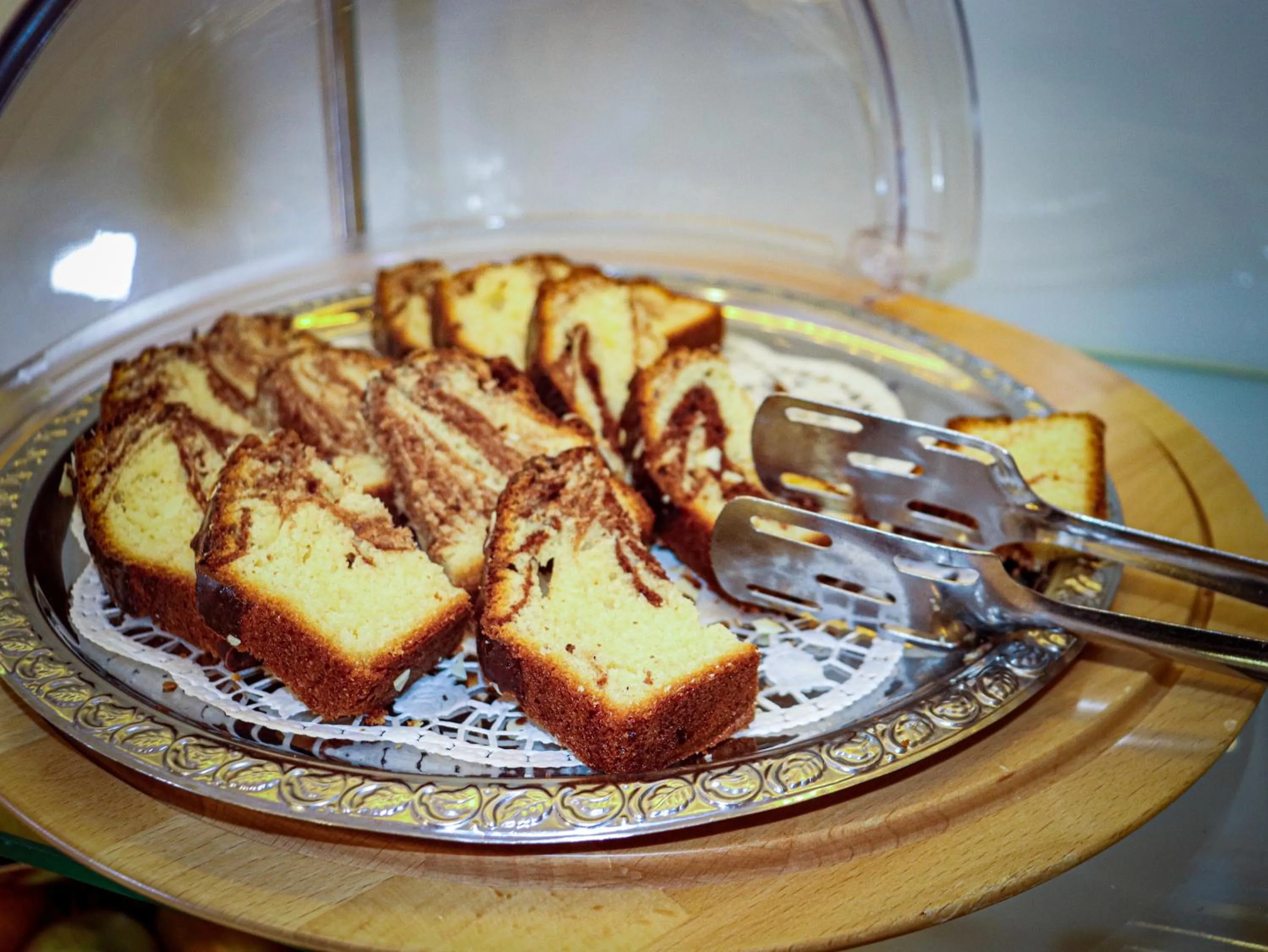 Breakfast in Simm's Hotel - cityhotel next to Metro U3