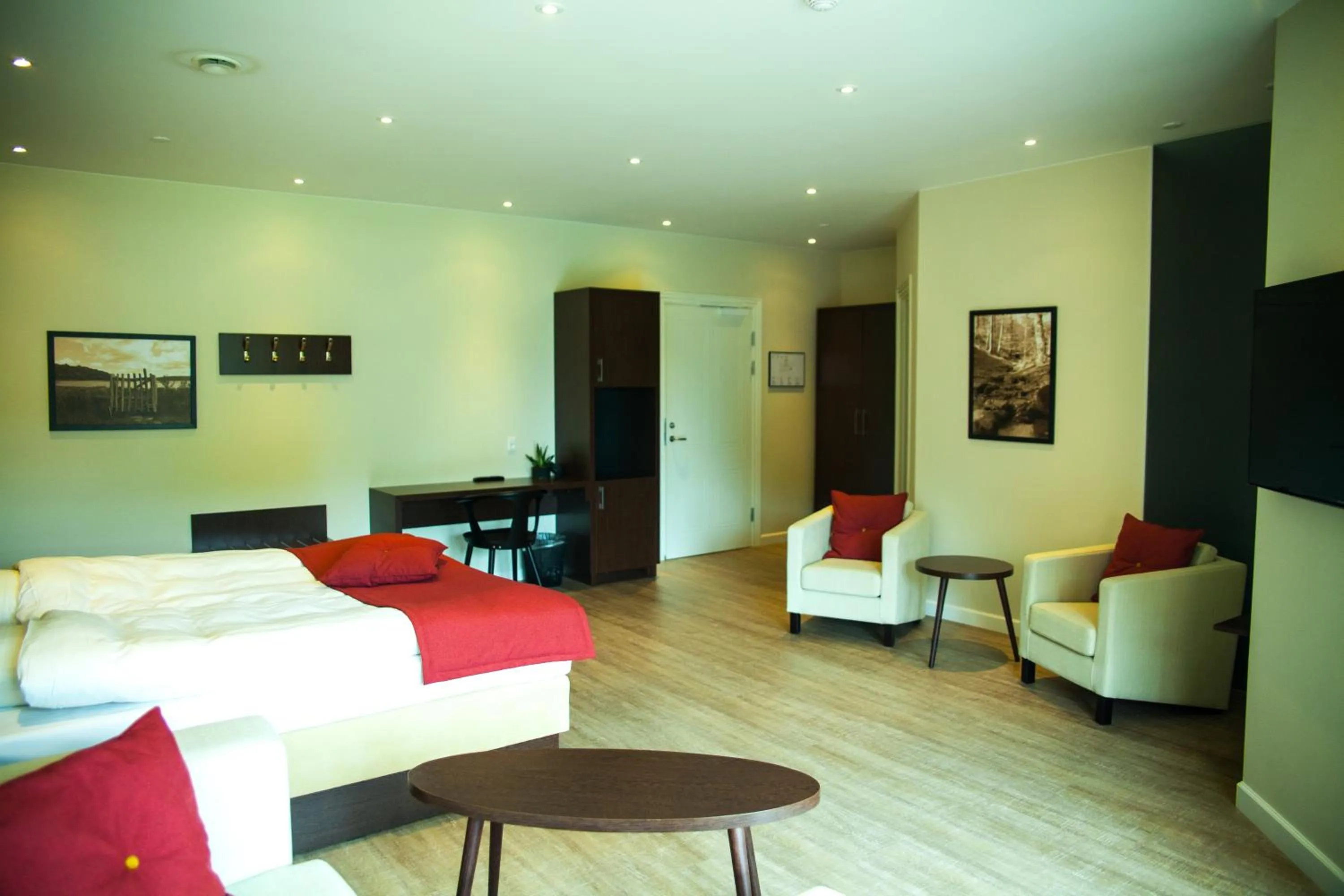 Photo of the whole room in Bramslevgaard