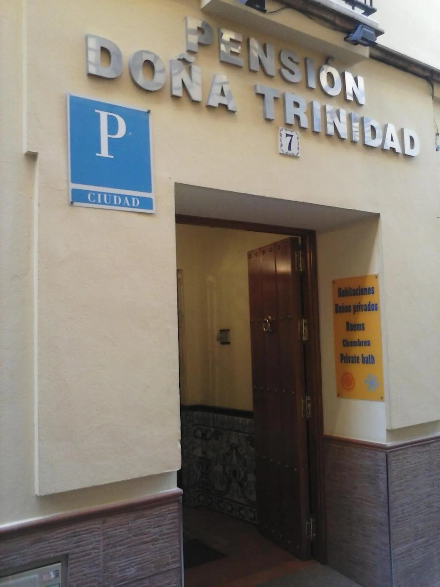Property building in Pension Doña Trinidad