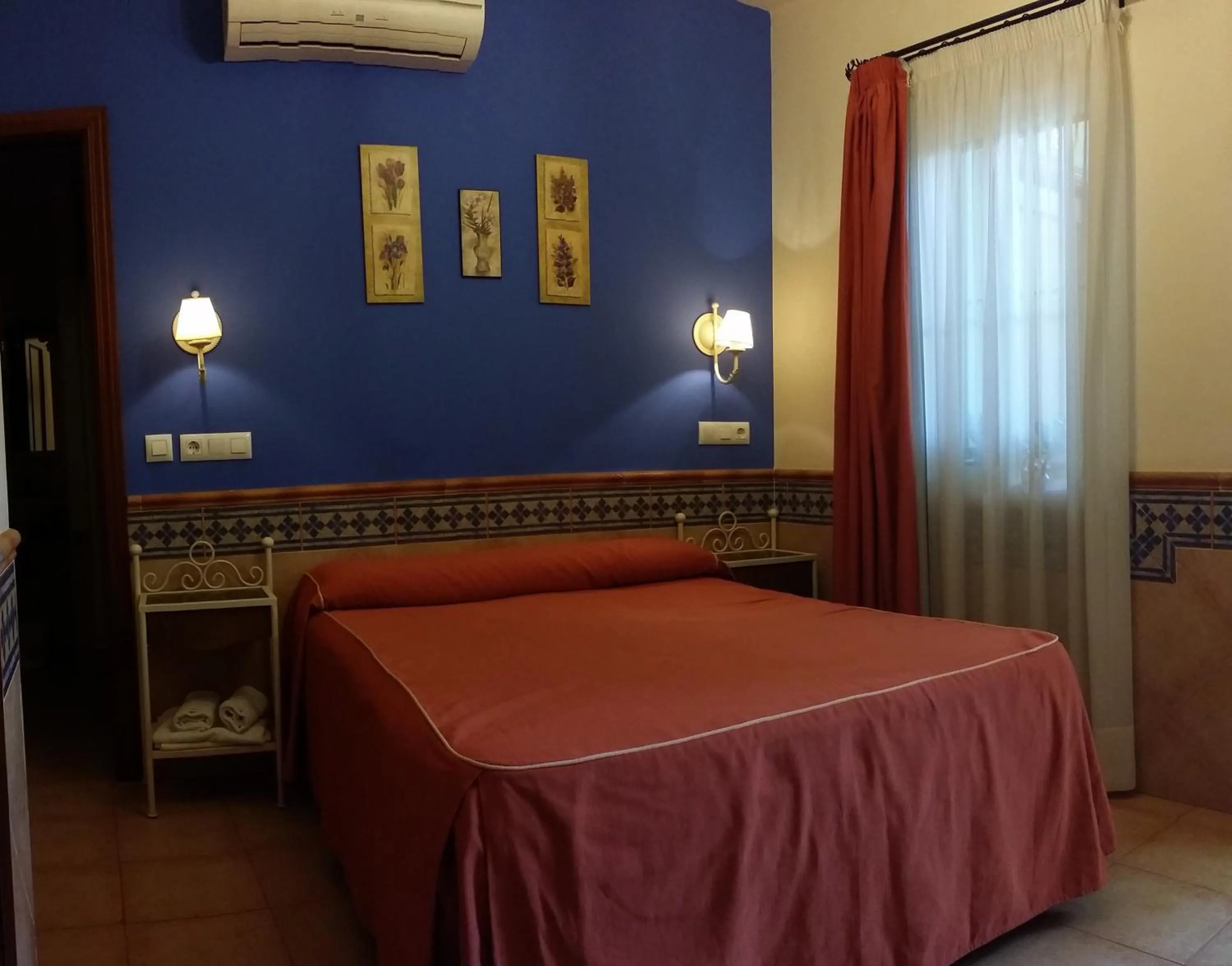 Day, Bed in Pension Doña Trinidad