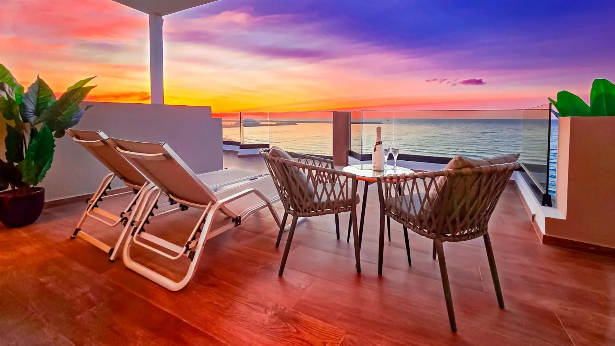 Theo Beach Hotel Apartments