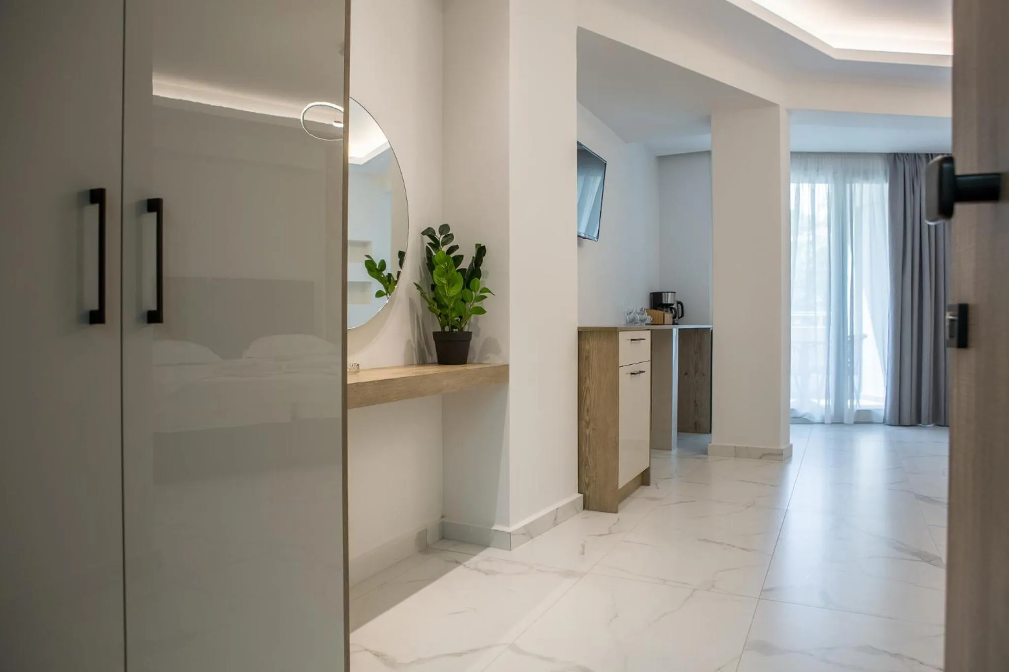 Theo Beach Hotel Apartments