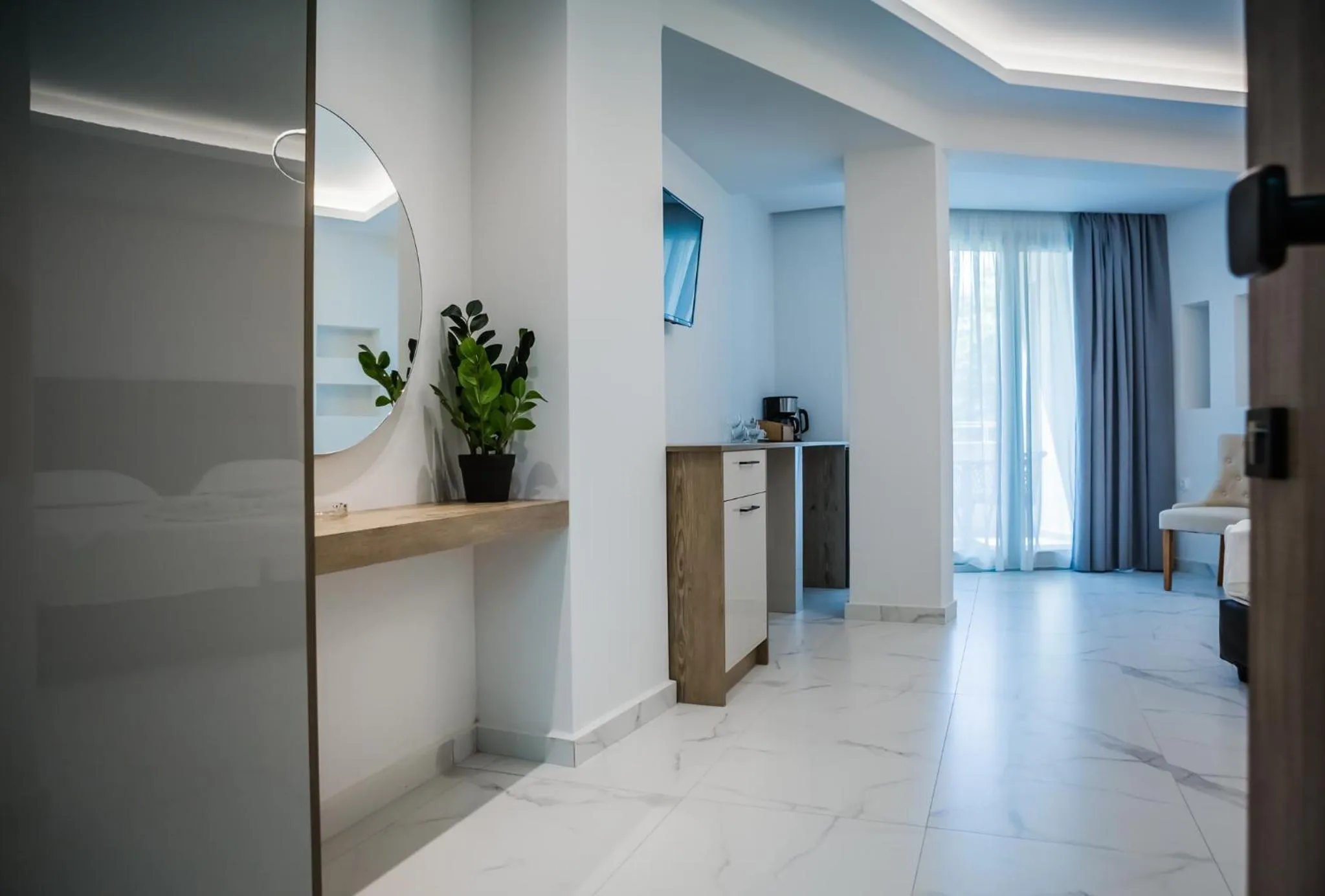 Theo Beach Hotel Apartments