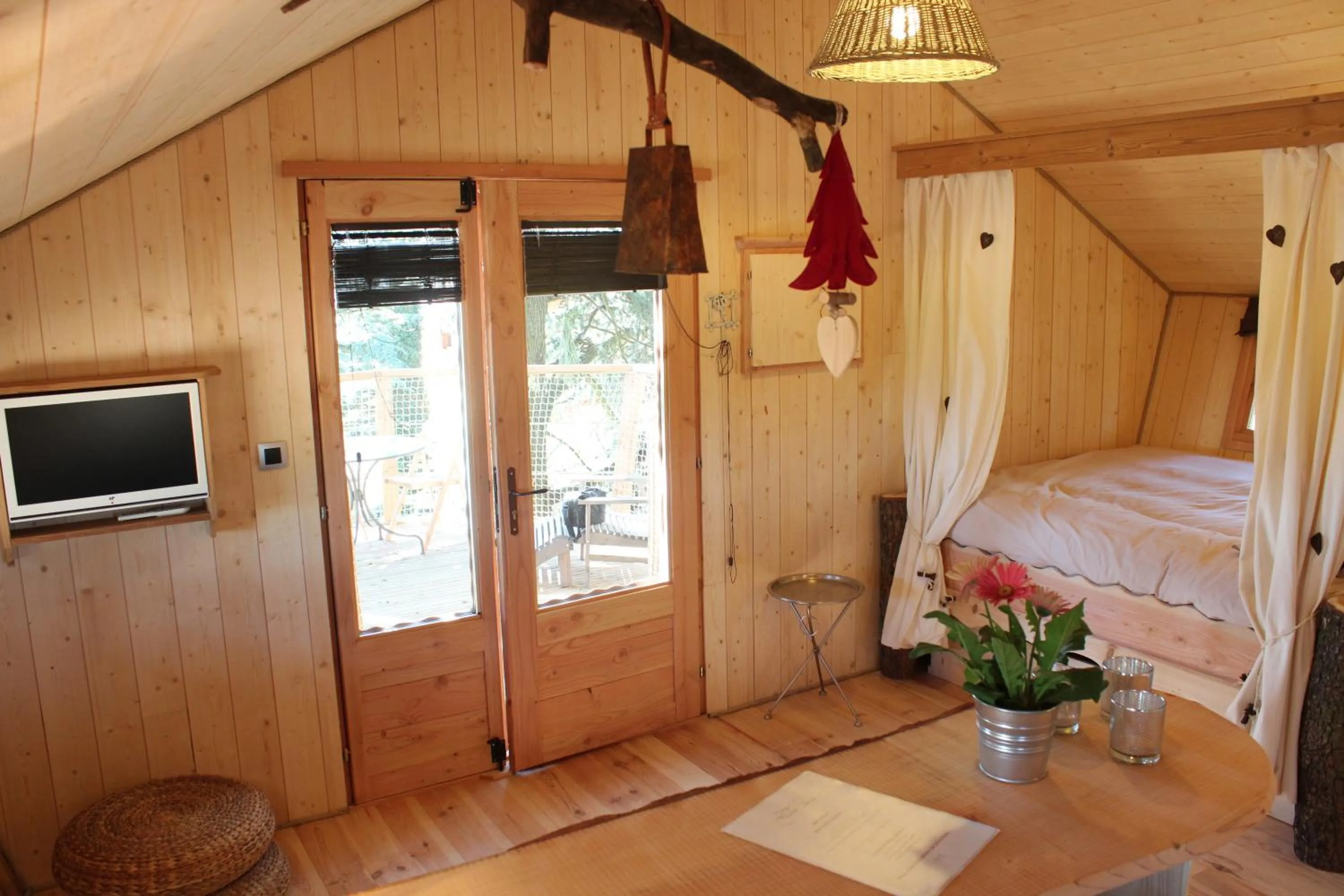 Bed in Domaine des Grands Cèdres