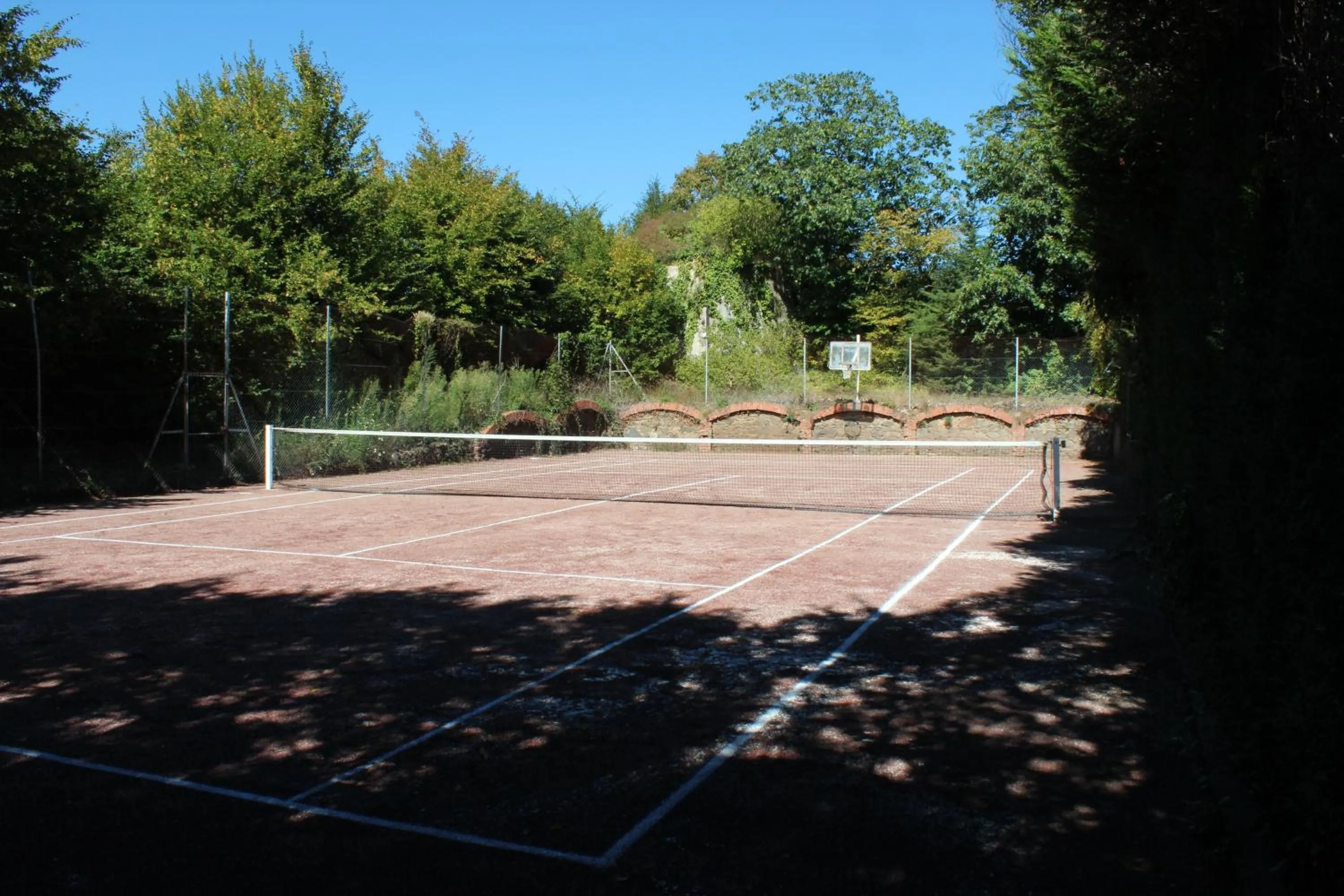 Tennis court in Domaine des Grands Cèdres