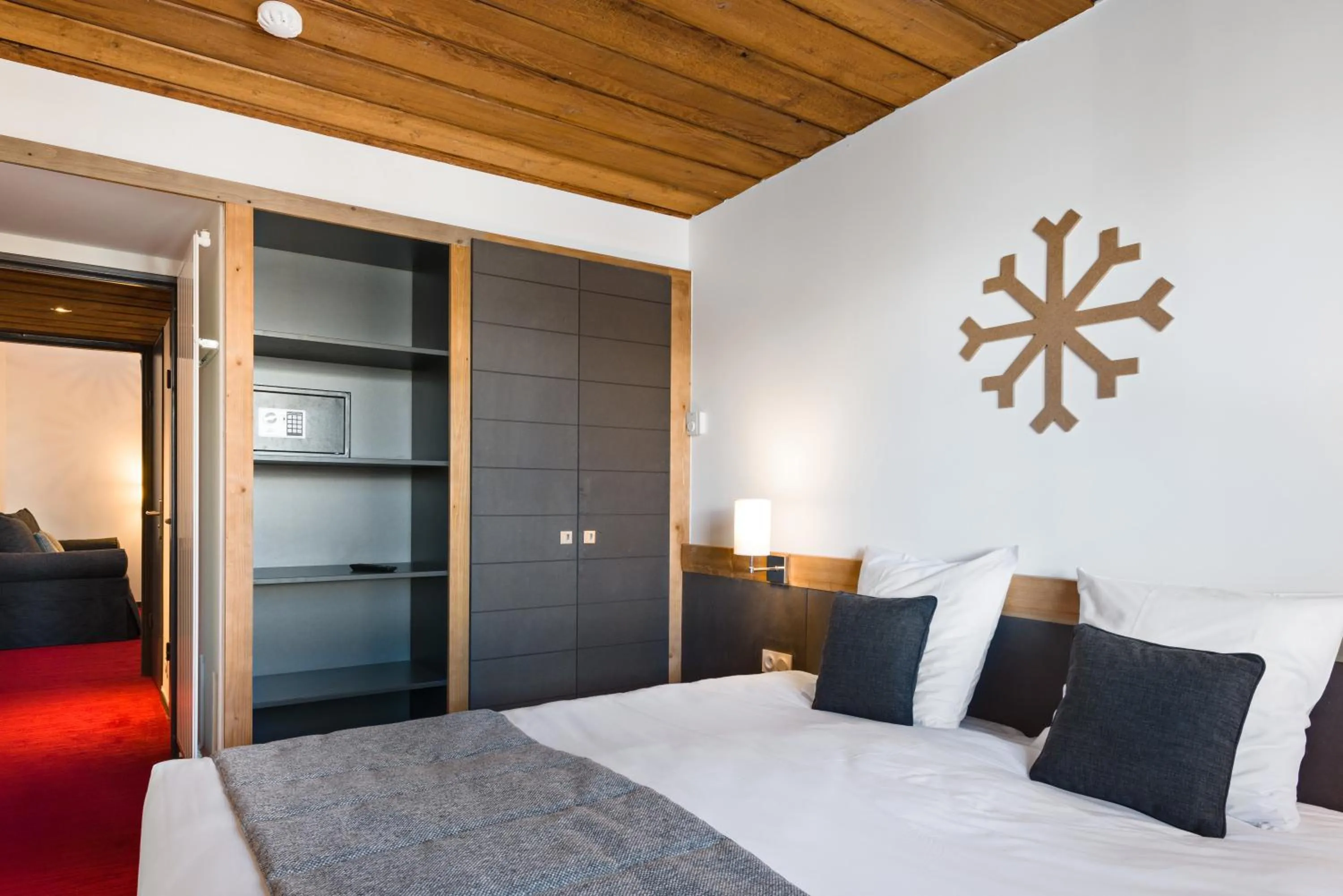 Bedroom, Bed in Marmotel & Spa