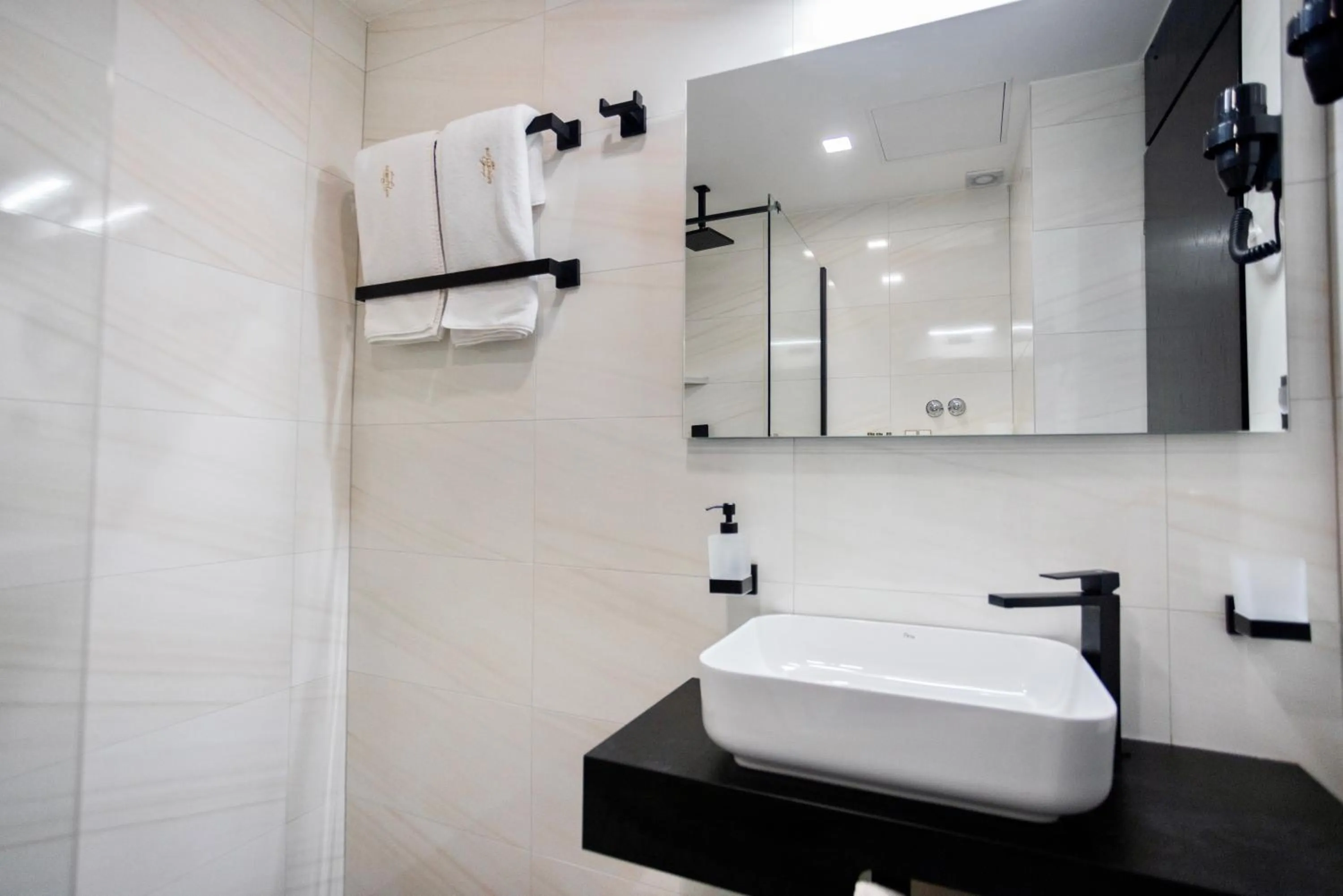 Bathroom in Hotel Holiday