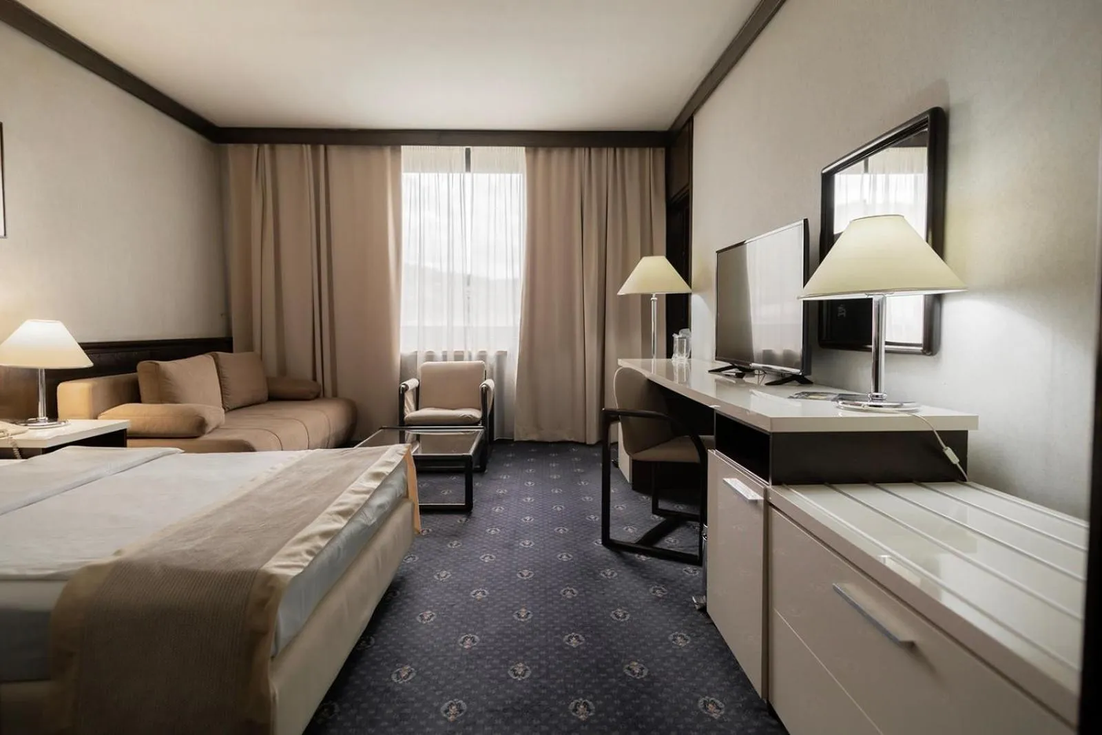 Bed in Hotel Holiday