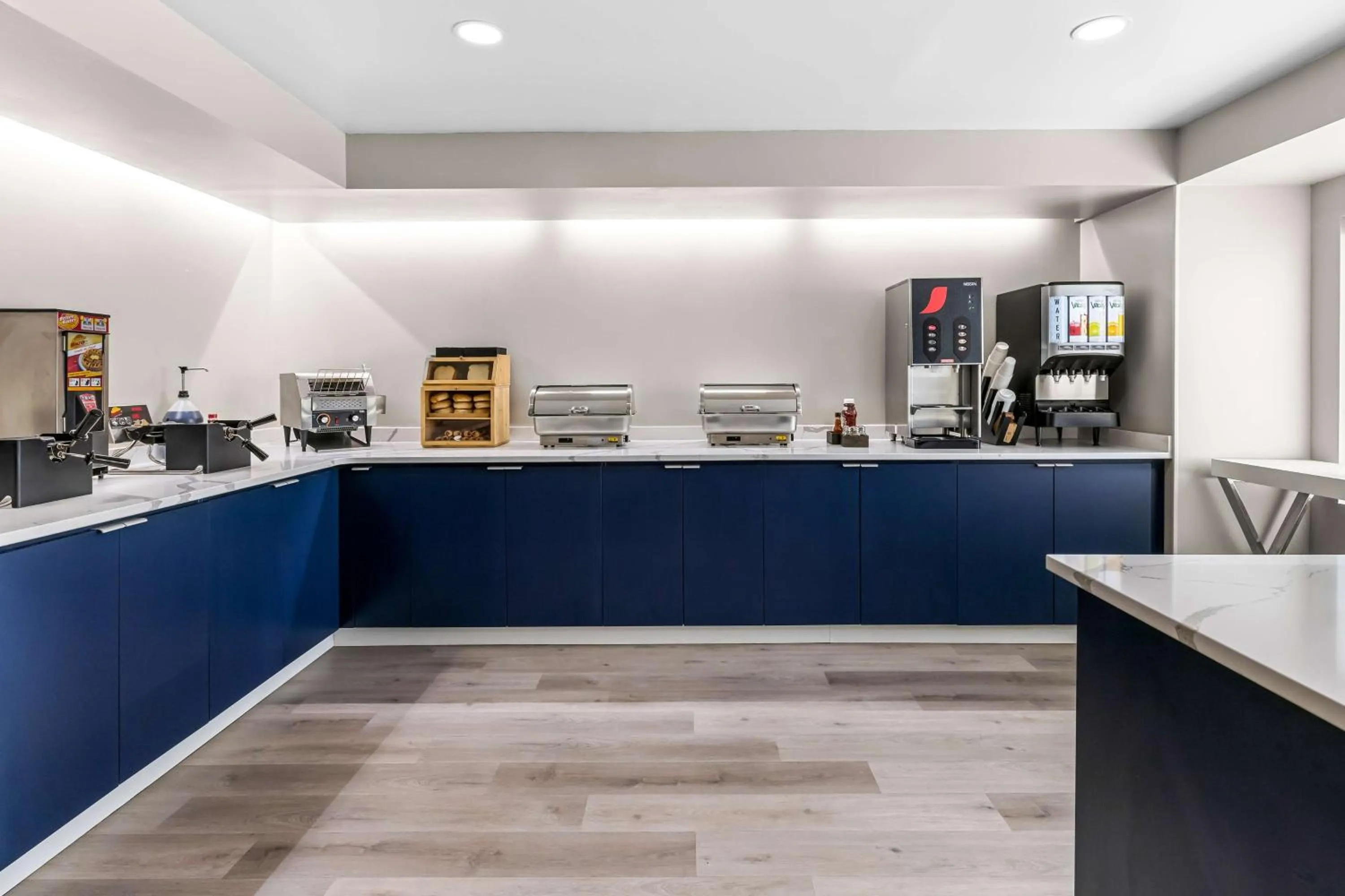 Breakfast in Best Western Buffalo Inn & Suites