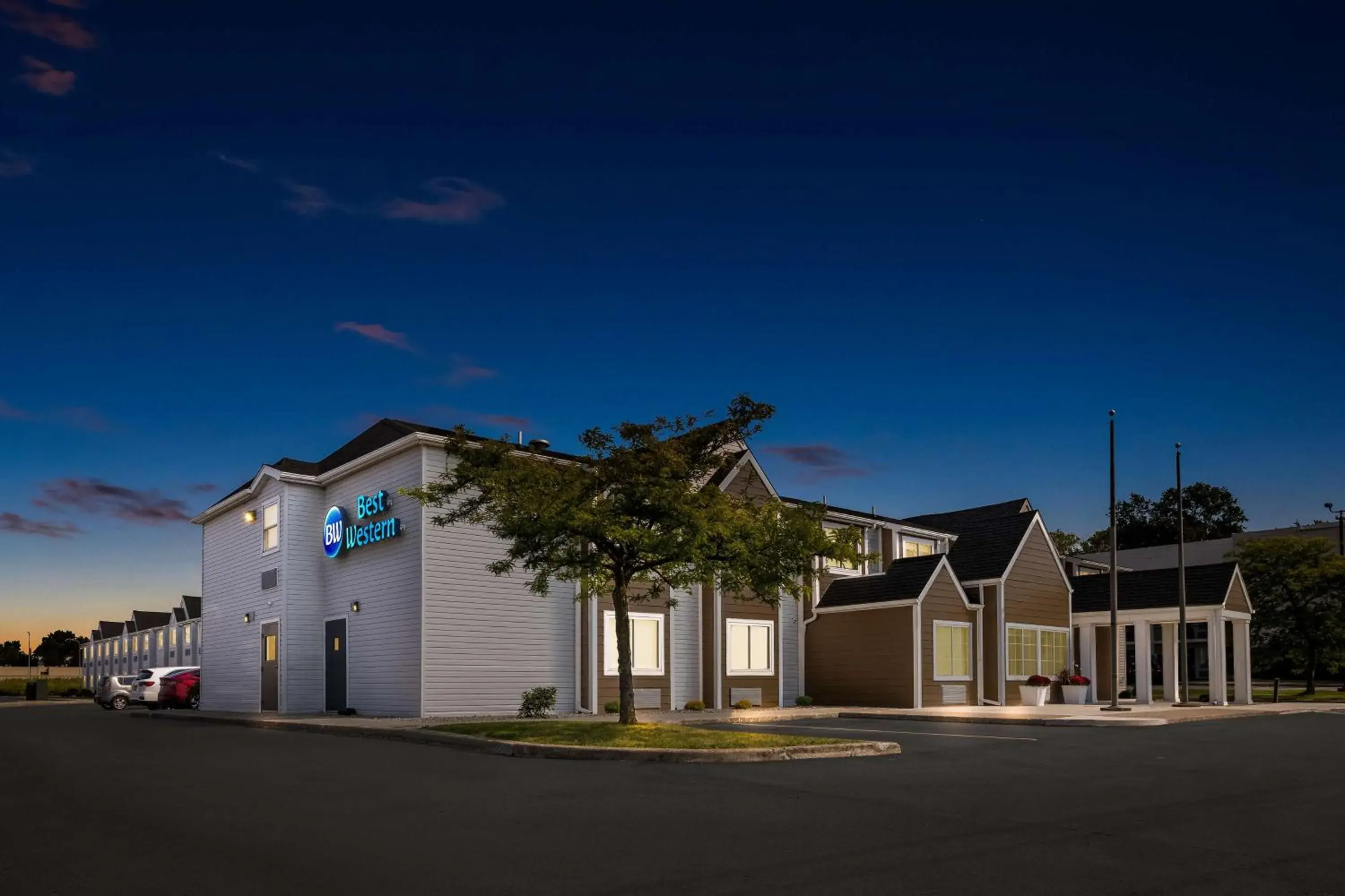 Property building in Eva Hotel Buffalo Airport, BW Signature Collection Property building in Eva Hotel Buffalo Airport, BW Signature Collection