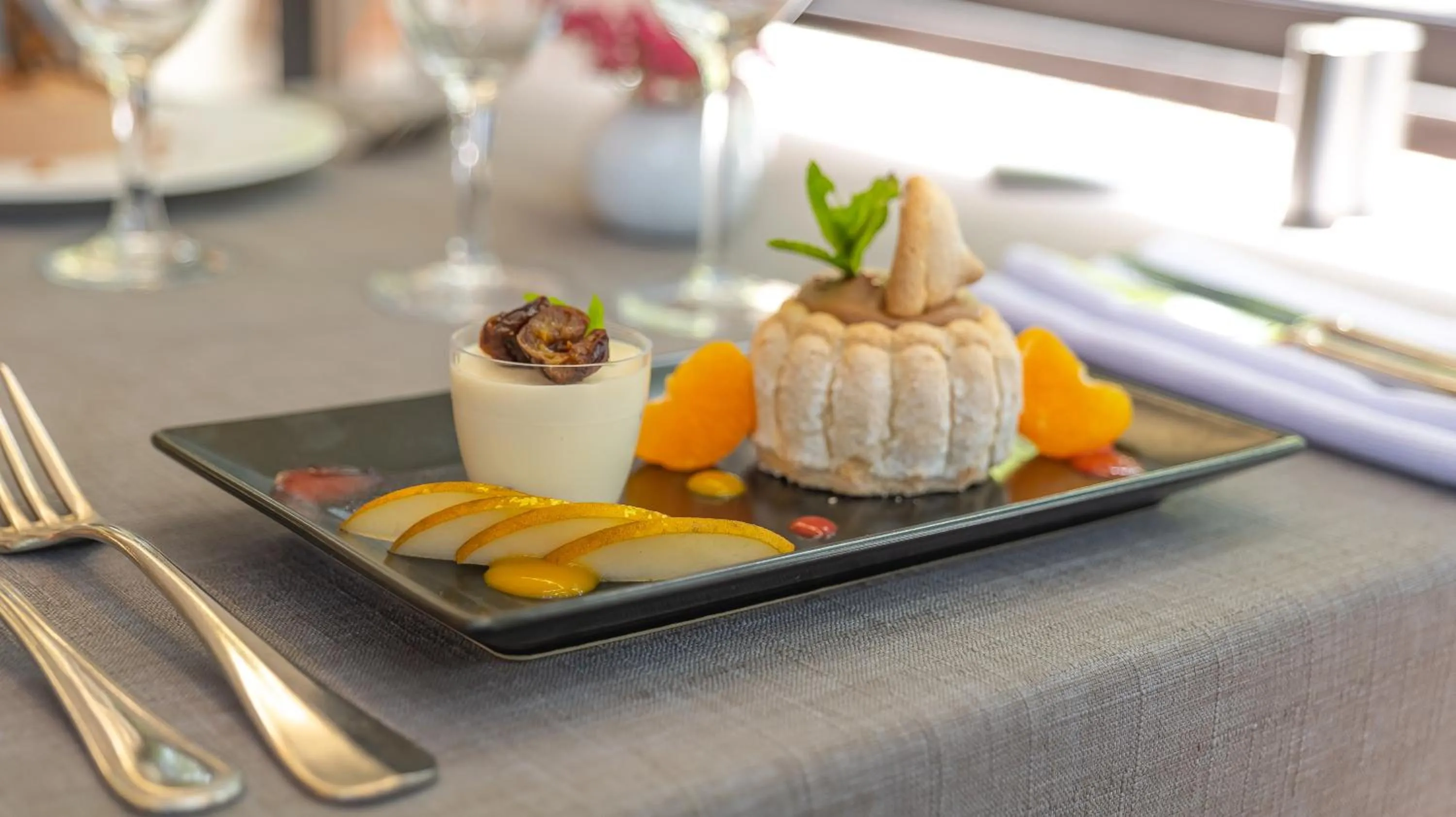 Restaurant/places to eat in Logis Hotels - Au Colombier du Touron