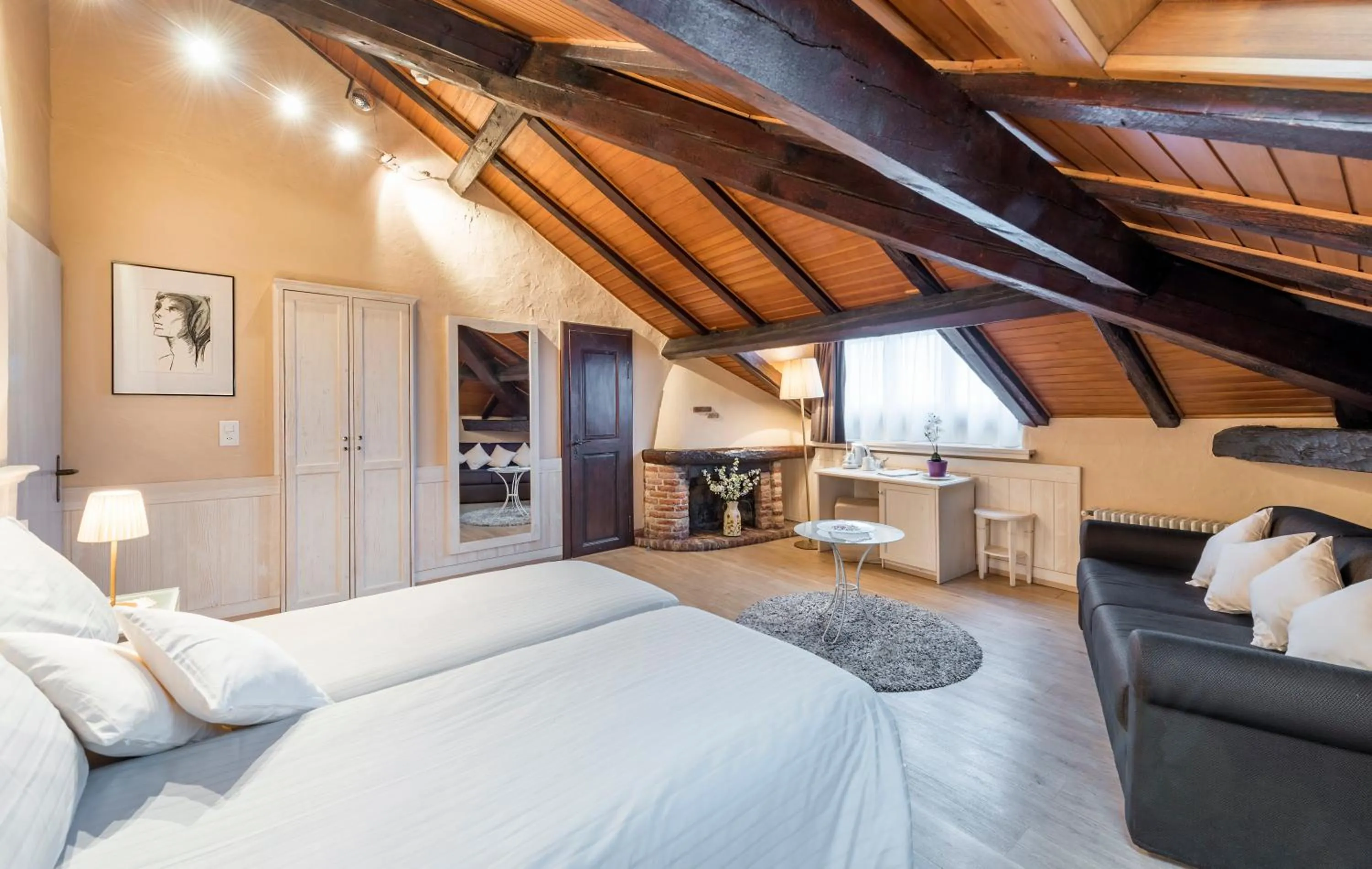 Seating area, Bed in Albergo Ristorante La Palma