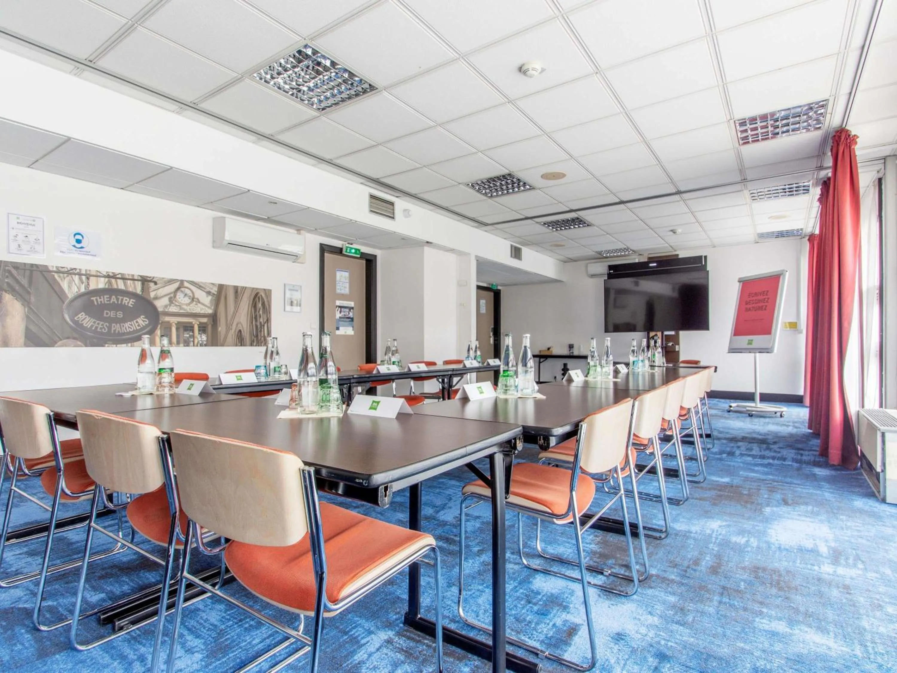 Meeting/conference room in ibis Styles Evry Courcouronnes Hotel and Events