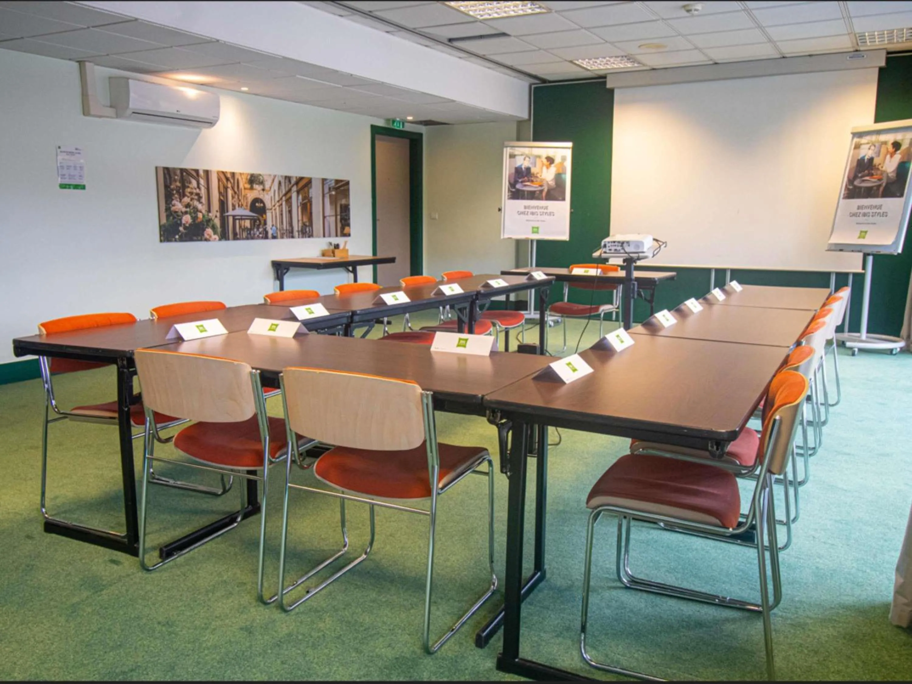 Meeting/conference room in ibis Styles Evry Courcouronnes Hotel and Events