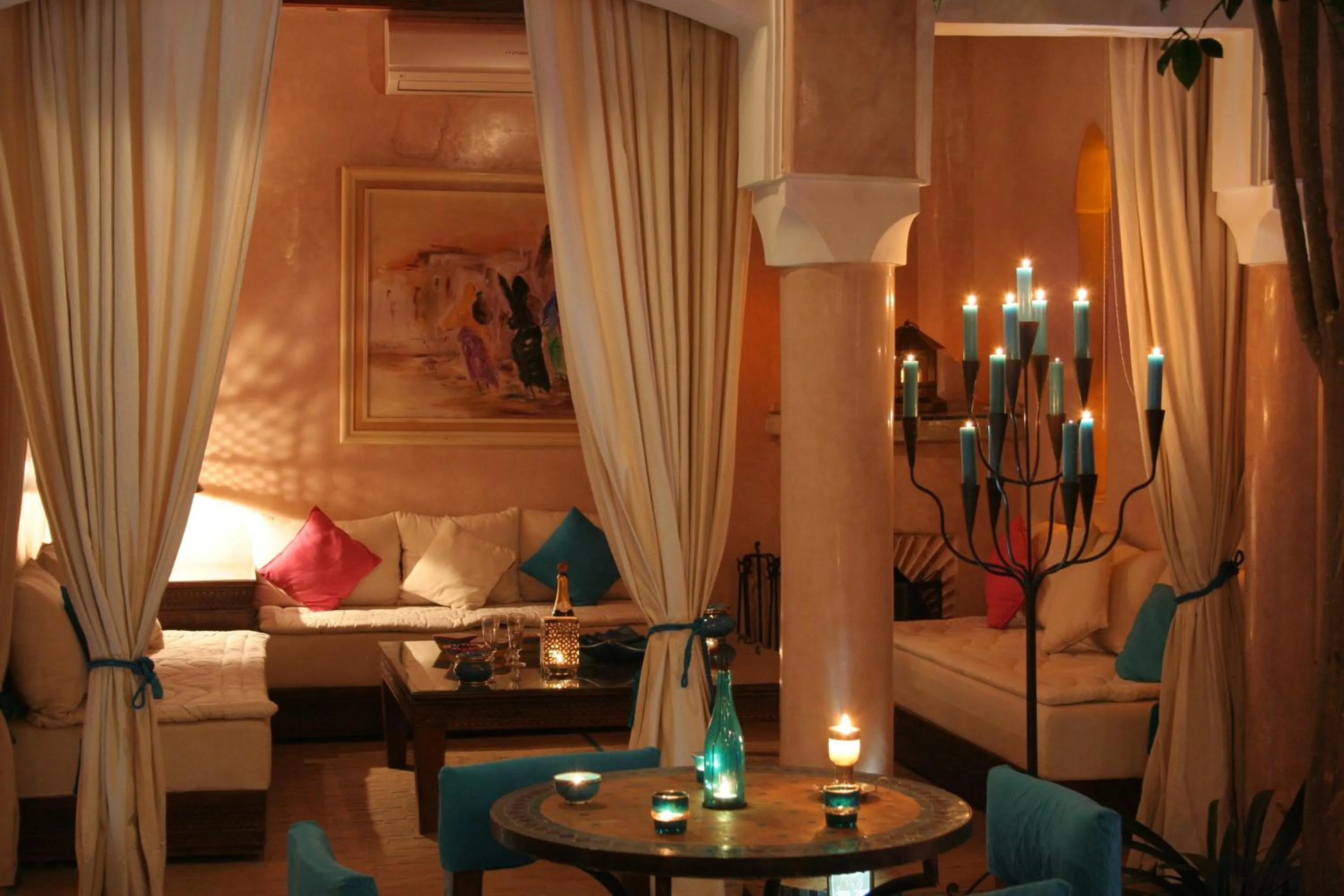 Communal lounge/ TV room in Riad Turquoise