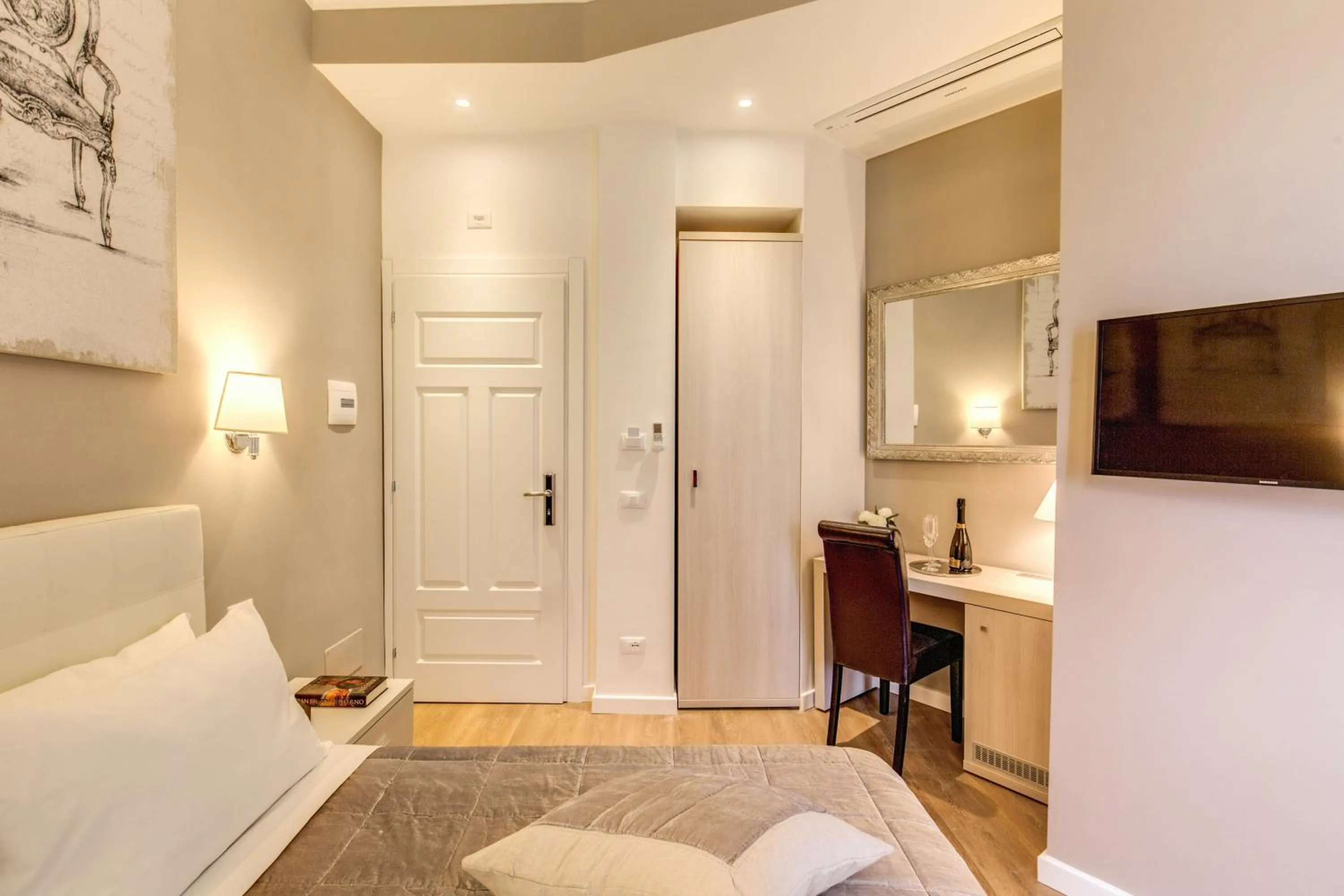 Photo of the whole room, Bed in The Bridge Suites