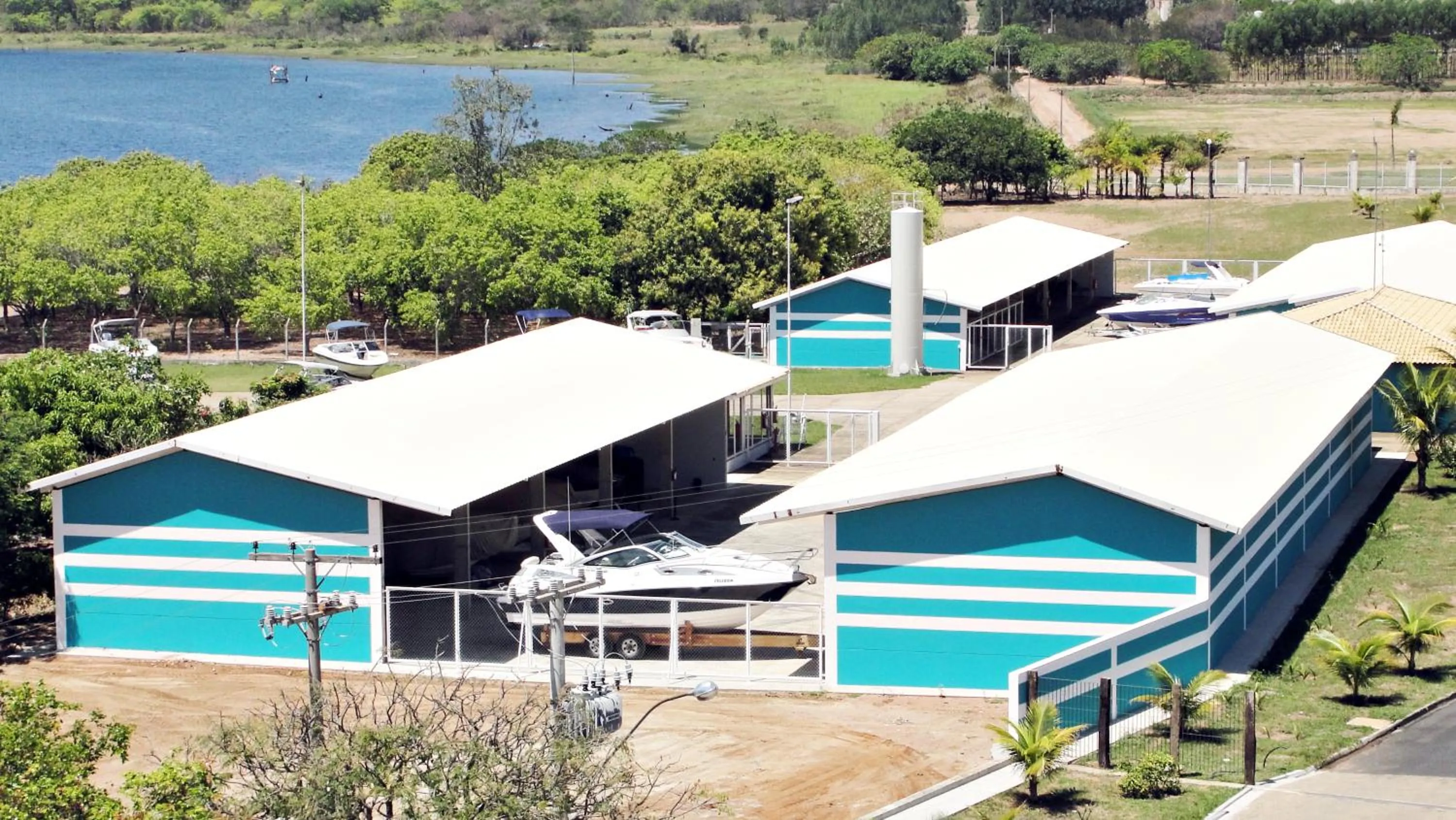 Property building in Resort da Ilha