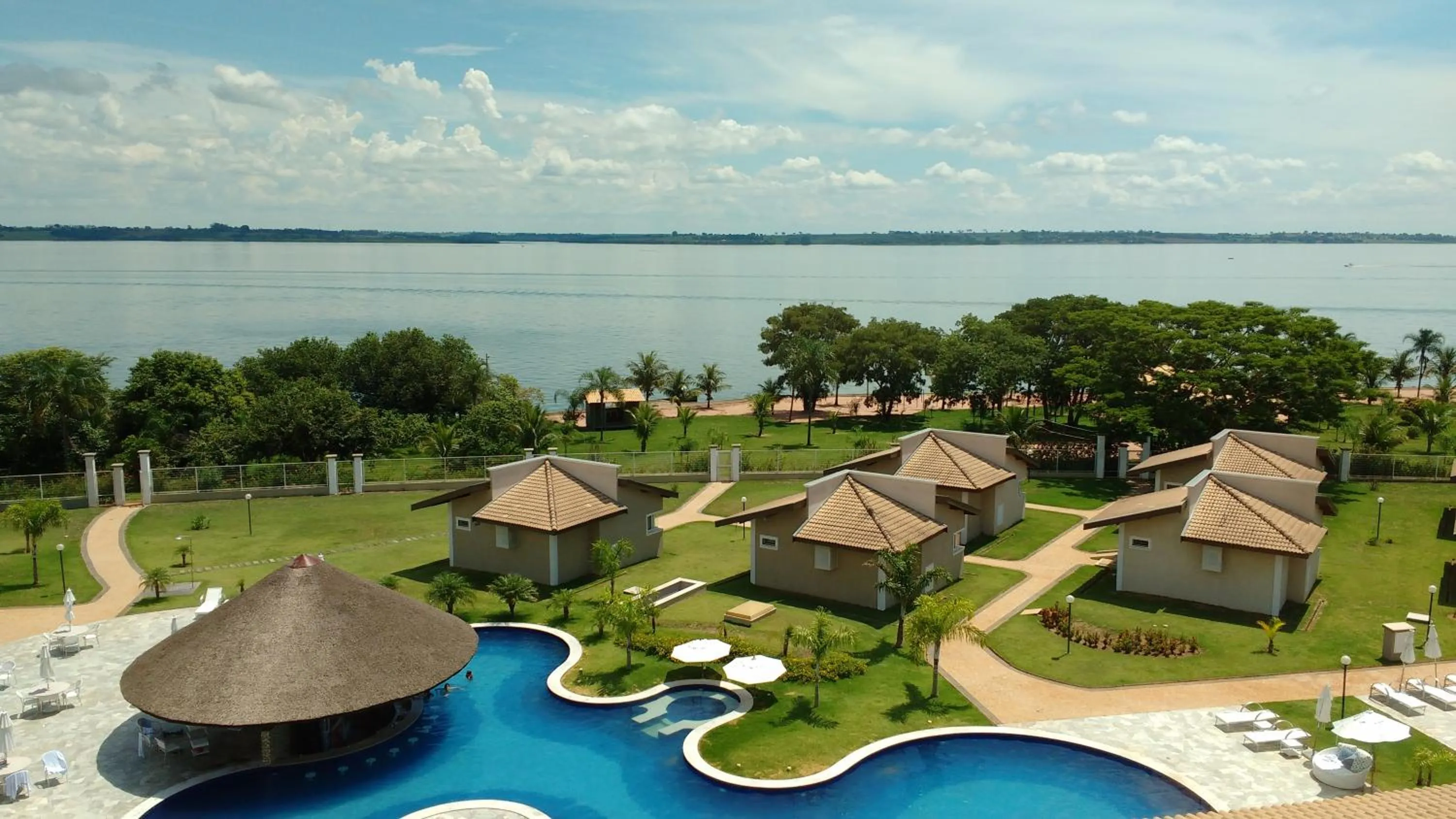 Property building in Resort da Ilha