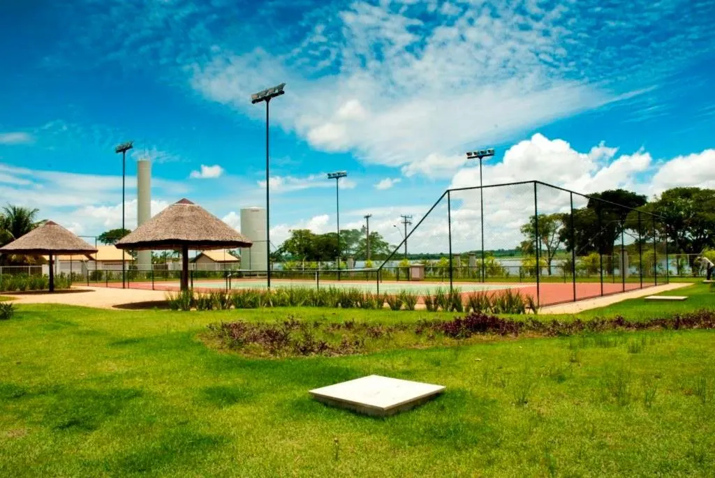 Tennis court in Resort da Ilha