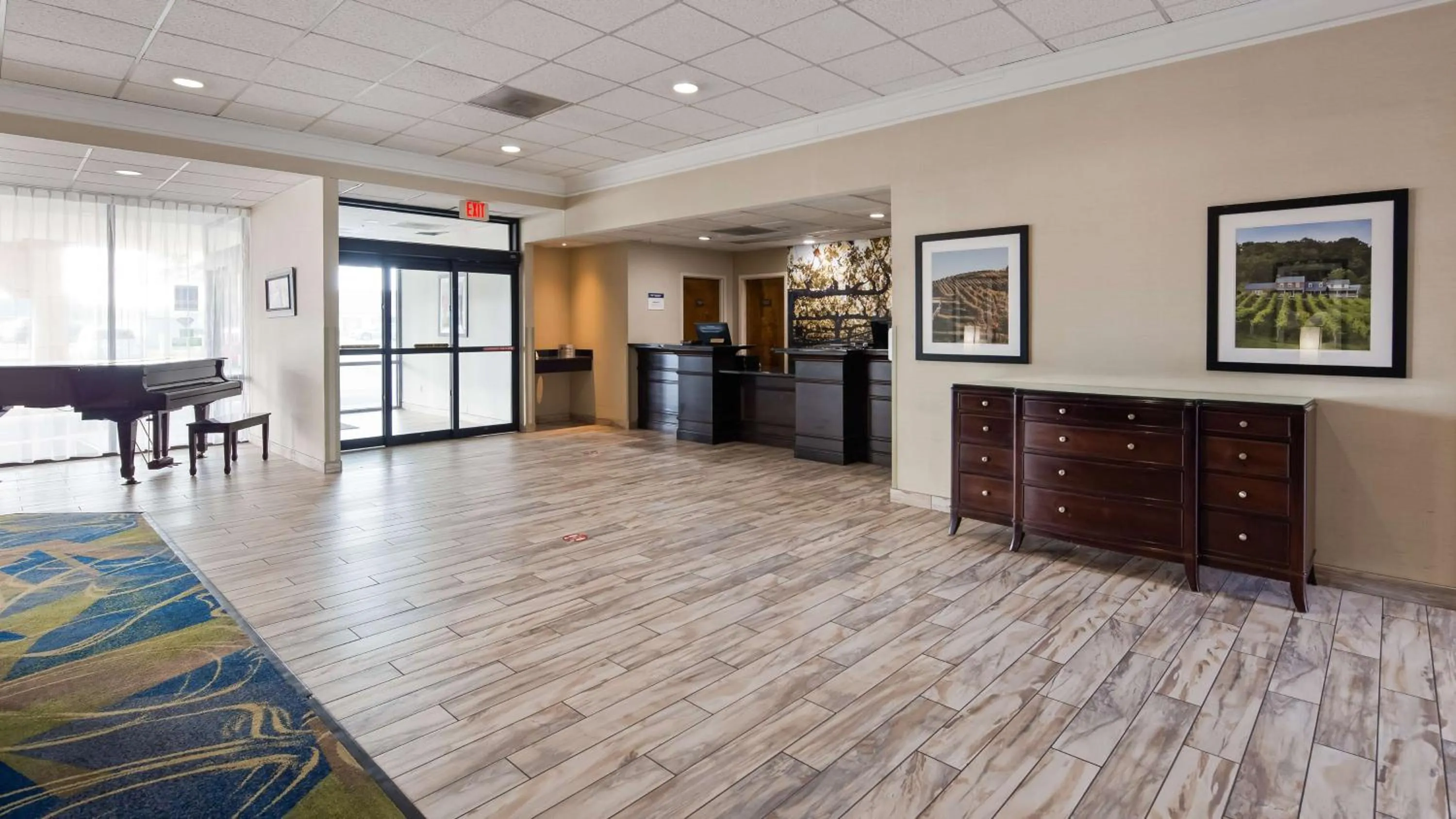 Lobby or reception in Best Western Leesburg