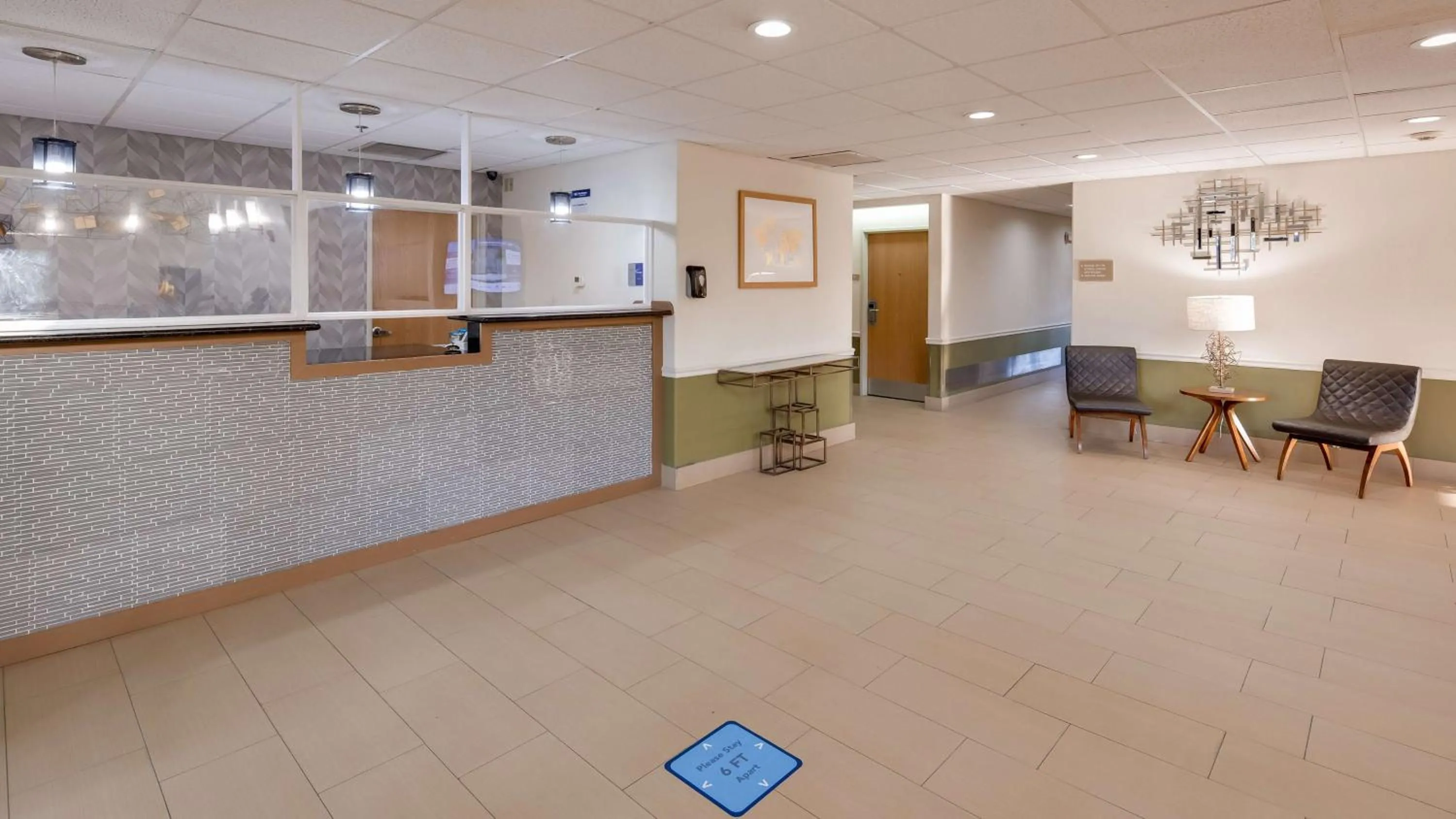 Lobby or reception in Best Western Rayne Inn