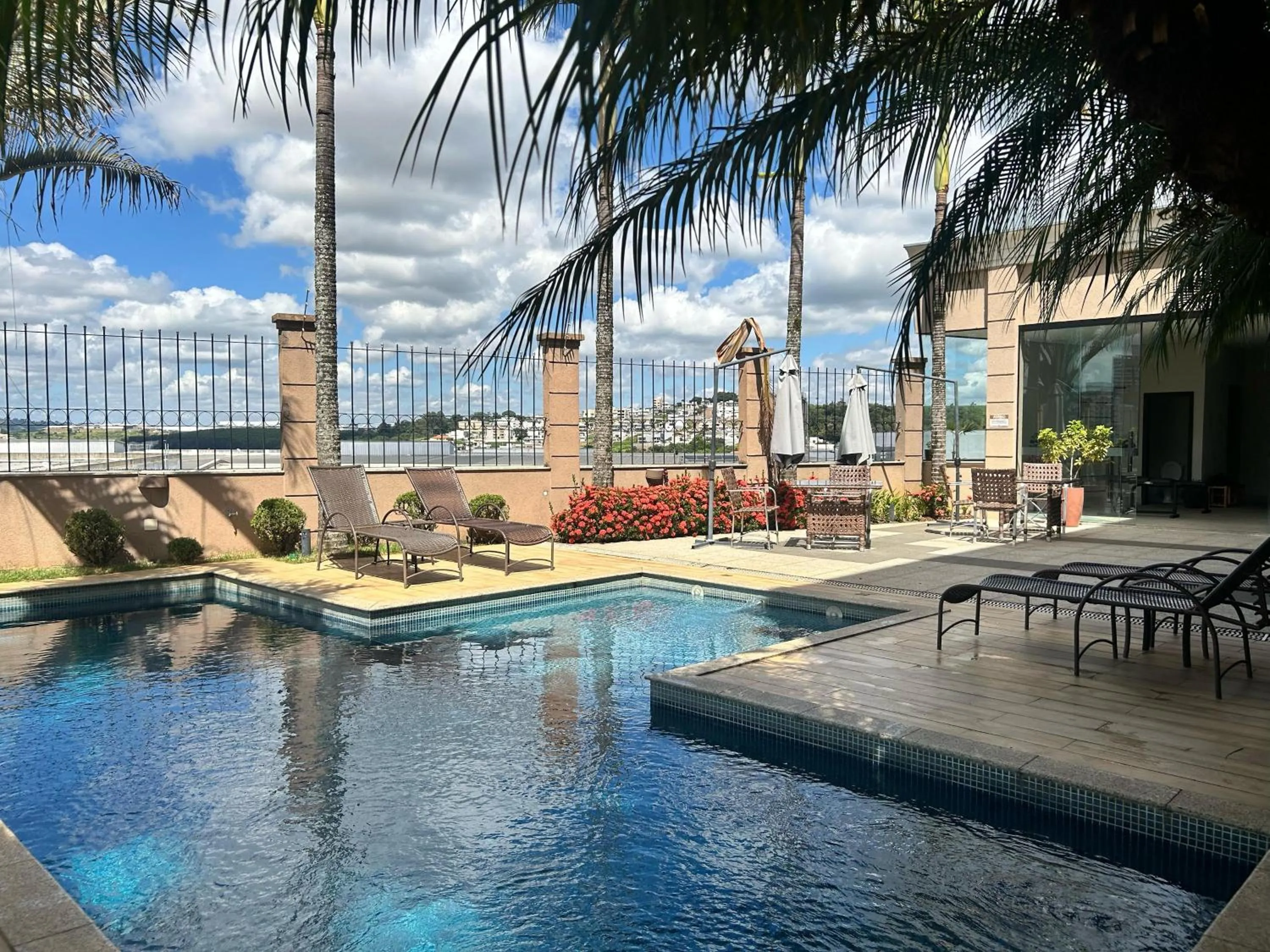 Swimming pool in Class Hotel Varginha