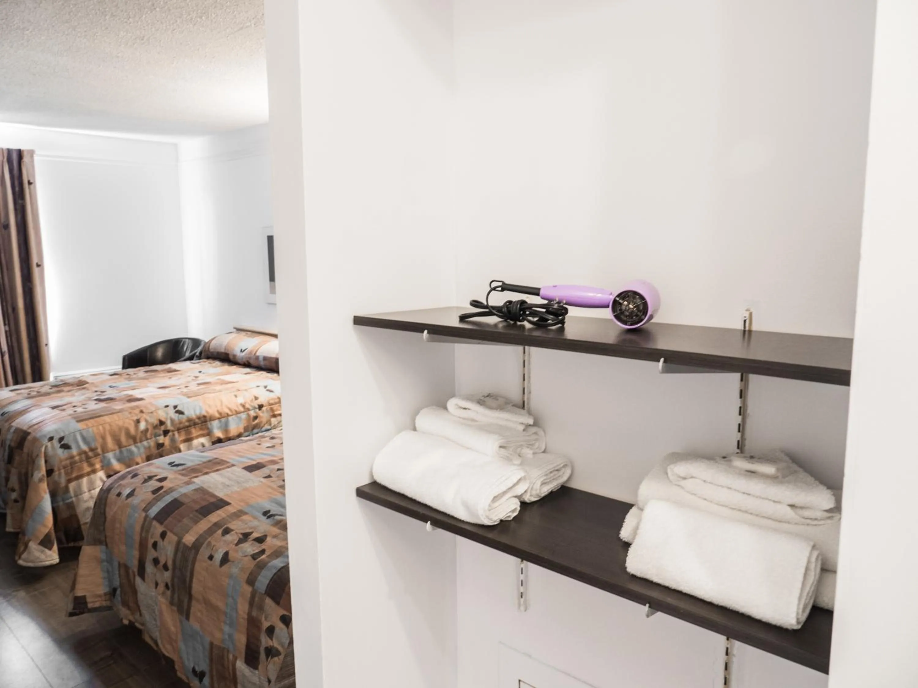 Decorative detail, Bed in Motel Classique