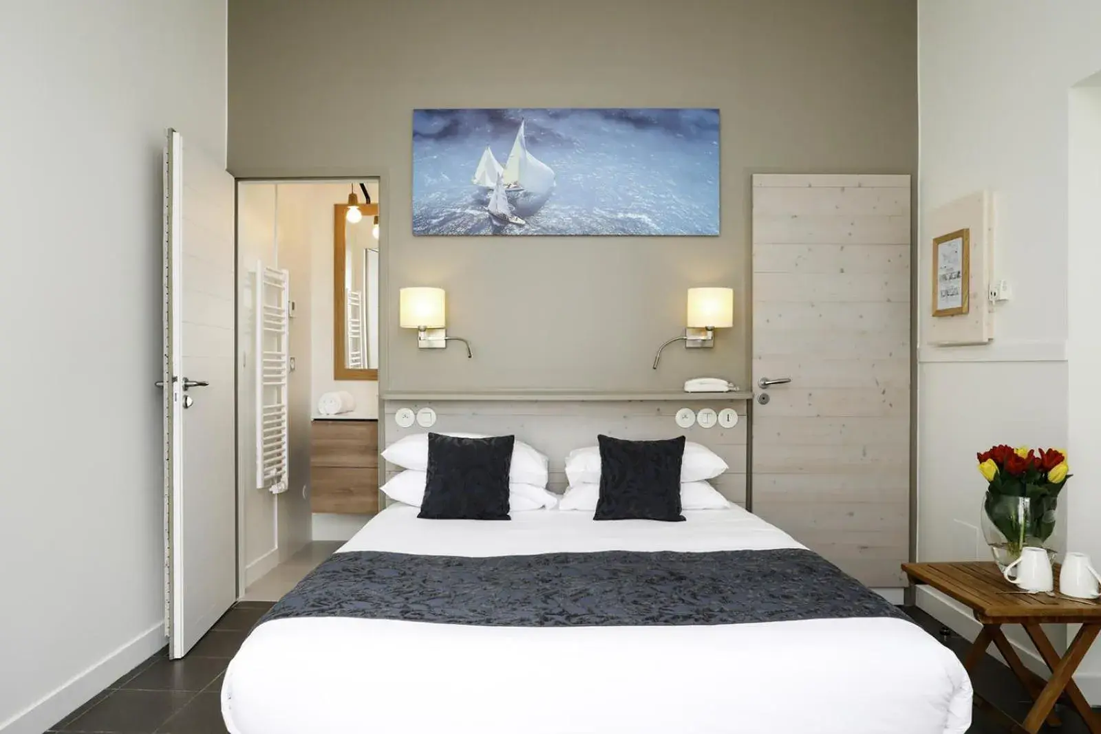 Cozy Room in Hôtel Les Vignes de la Chapelle, "The Originals Relais" Cozy Room in Hôtel Les Vignes de la Chapelle, "The Originals Relais"