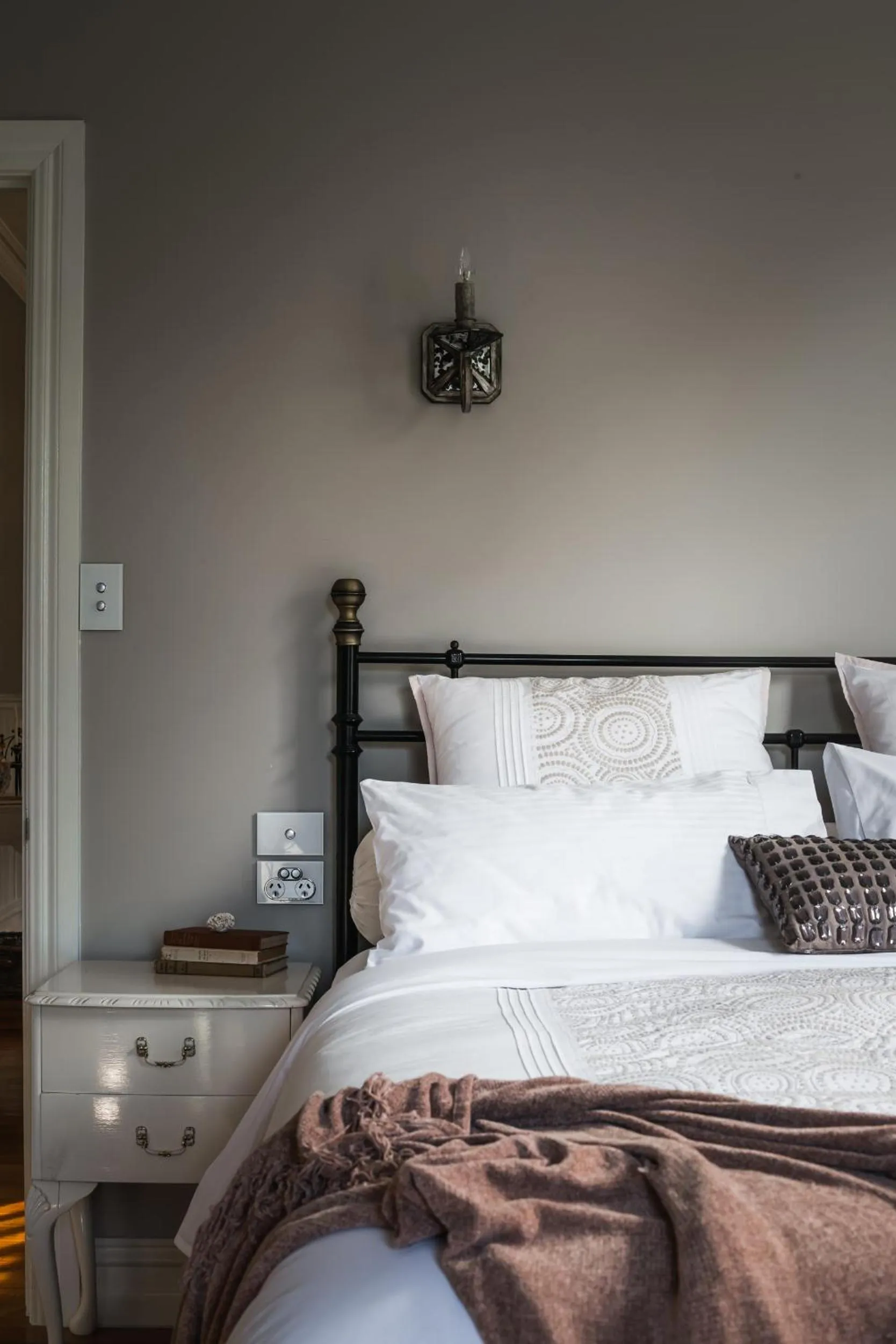 Bed in The Ark Stanley Luxury Bed and Breakfast