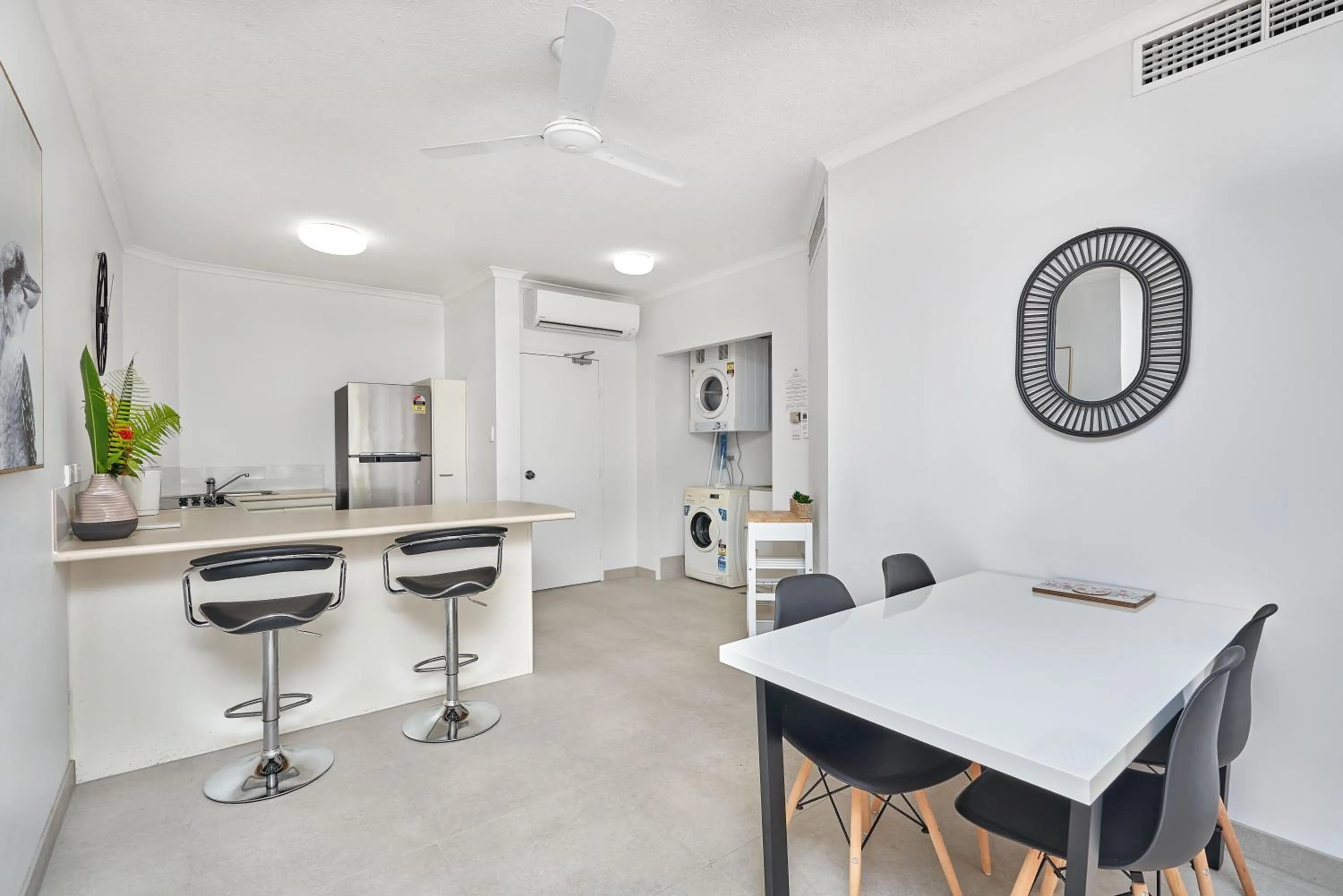 Dining area in Golden Sands Beachfront Resort