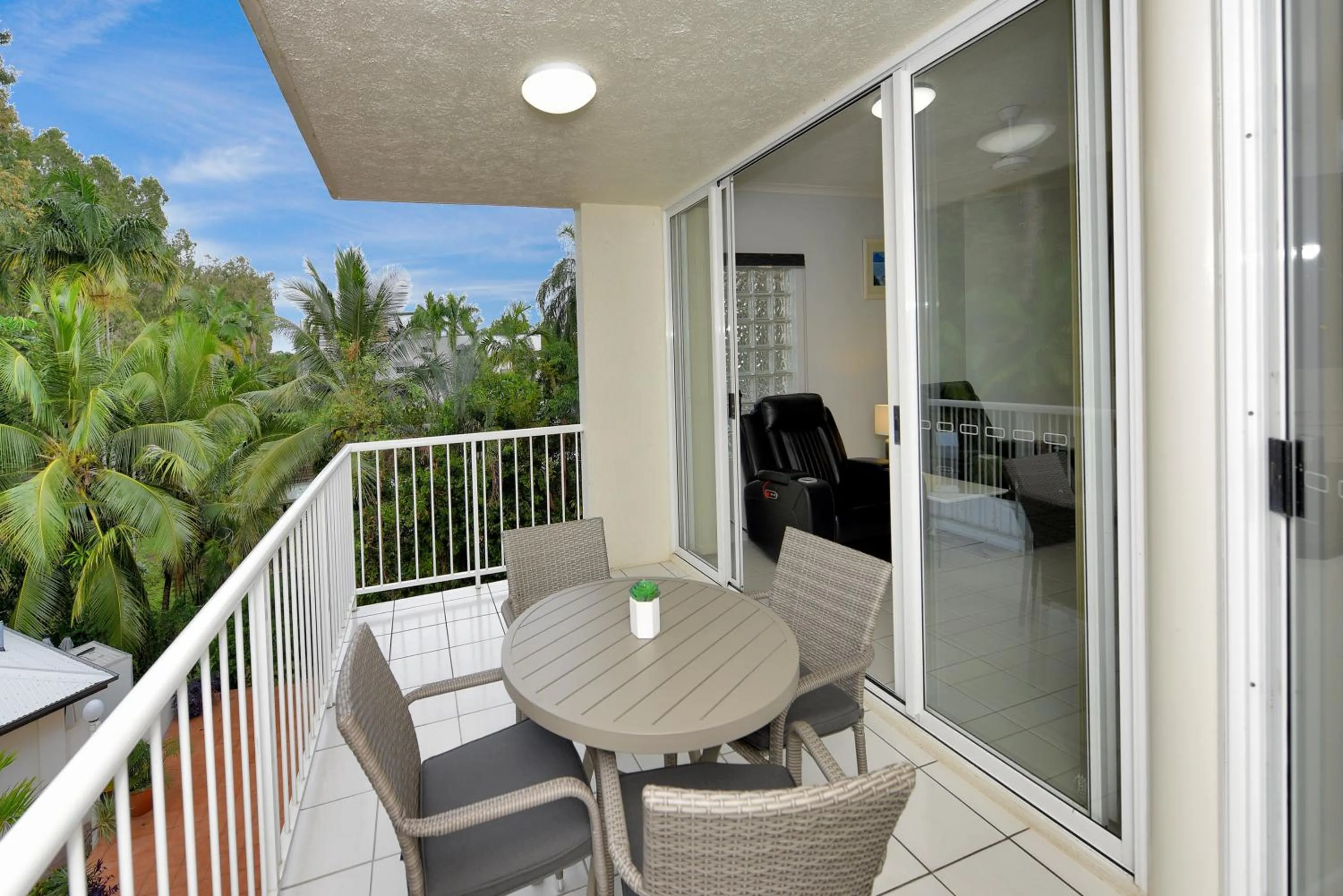 Balcony/Terrace in Golden Sands Beachfront Resort