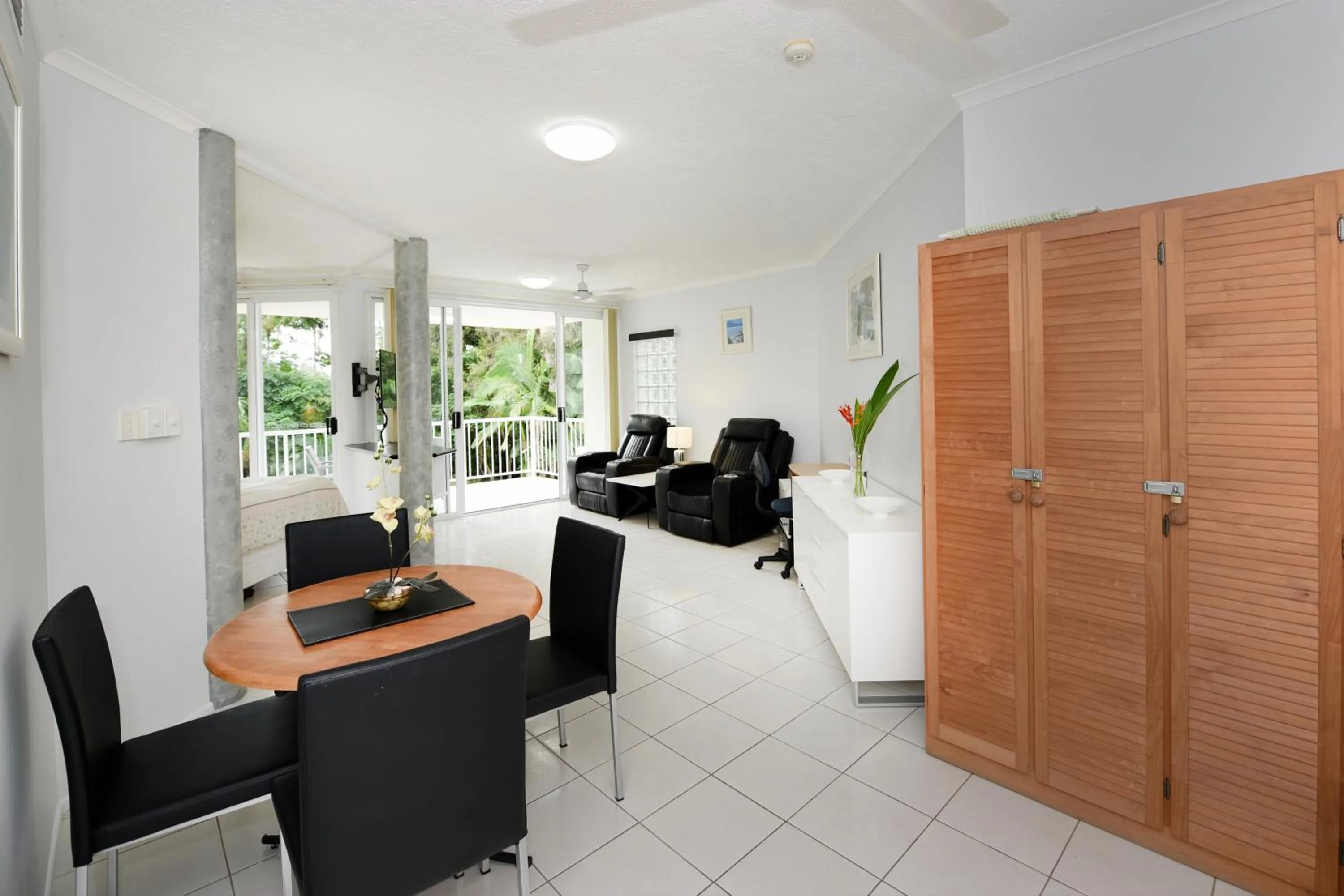 Living room in Golden Sands Beachfront Resort