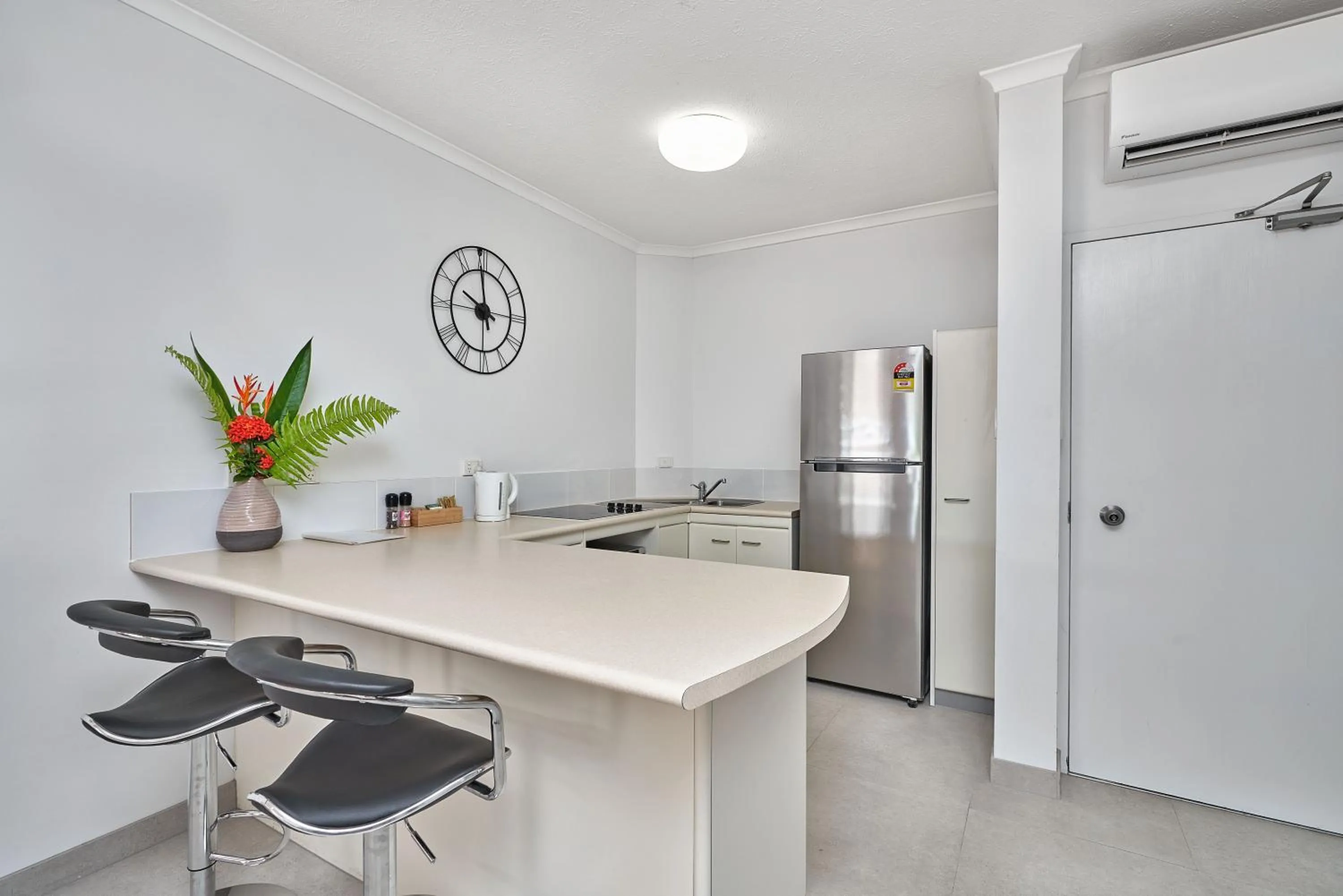 Kitchen or kitchenette in Golden Sands Beachfront Resort