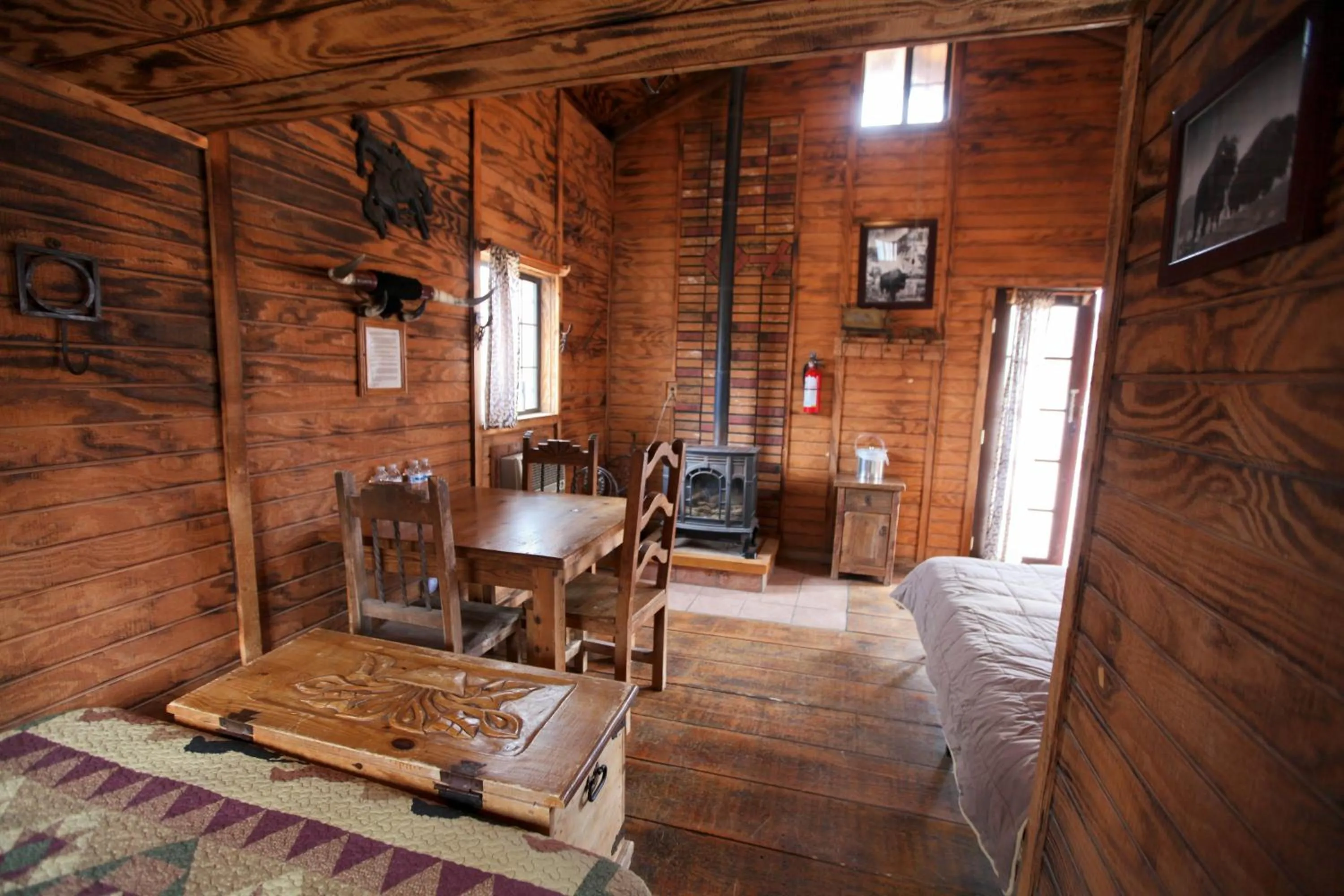 Photo of the whole room in Grand Canyon Western Ranch