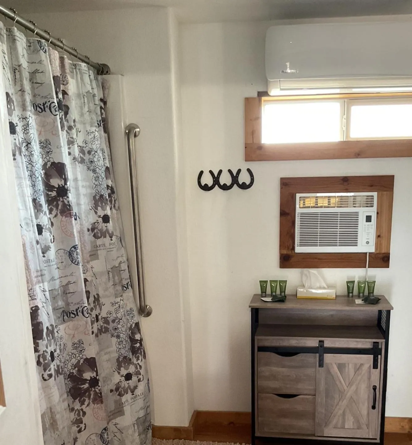 Shower in Grand Canyon Western Ranch