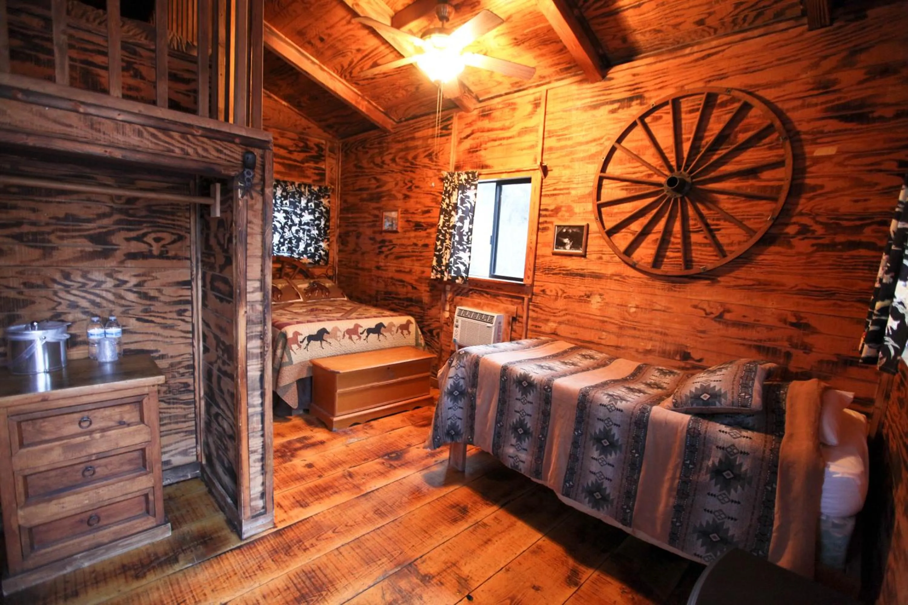 Photo of the whole room in Grand Canyon Western Ranch