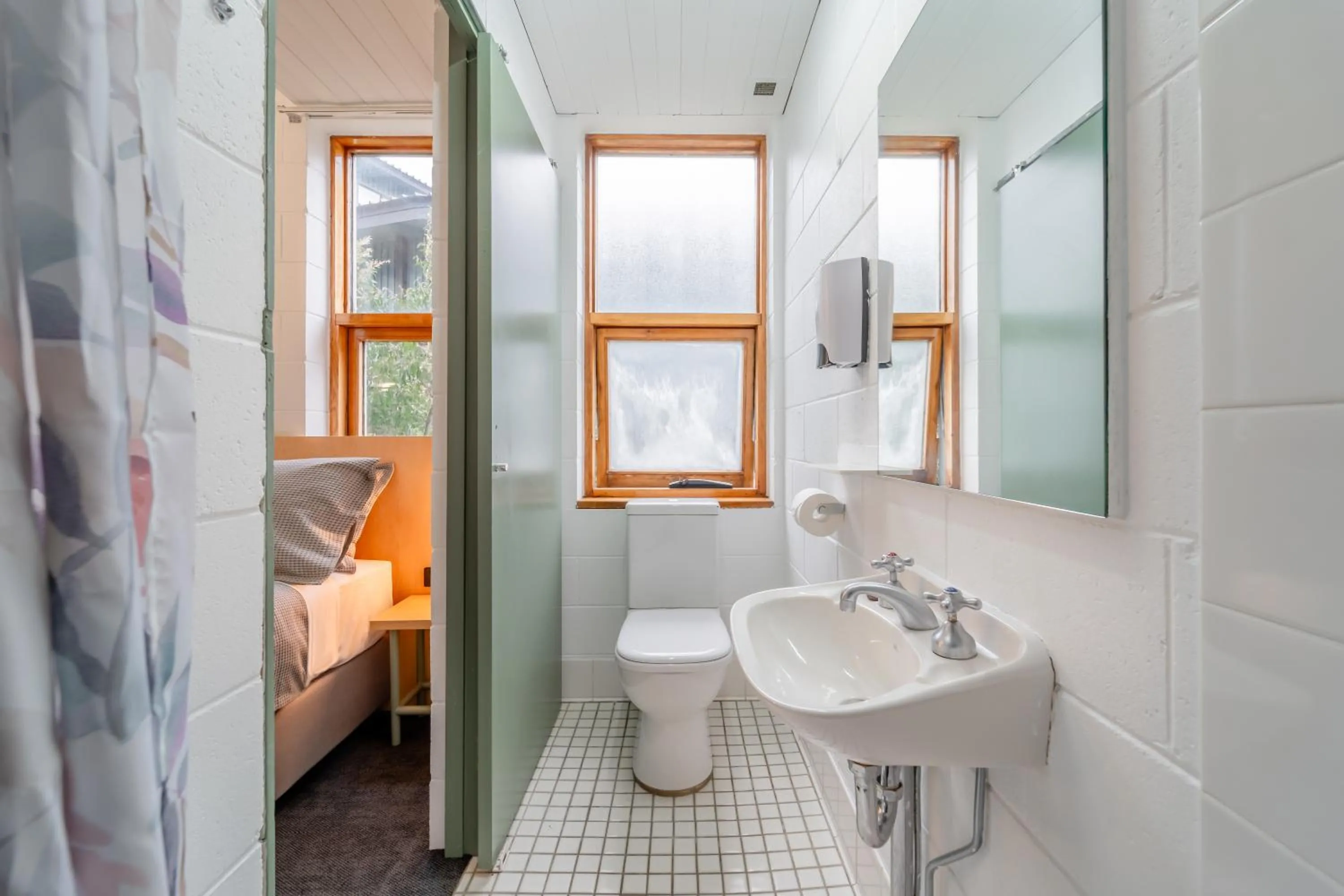 Bathroom in YHA Thredbo