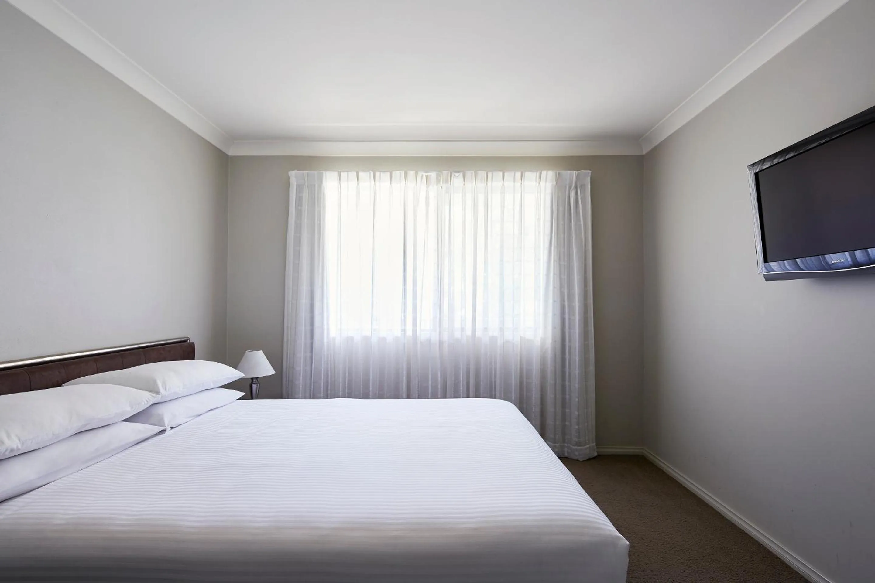 Bed in Pinnacle Apartments