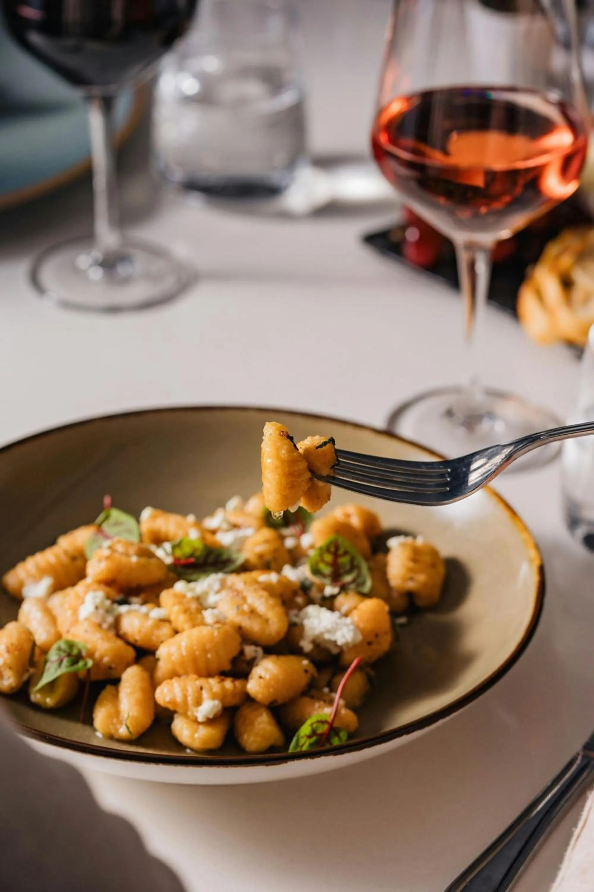 Restaurant/places to eat in Sheraton Montreal Airport Hotel