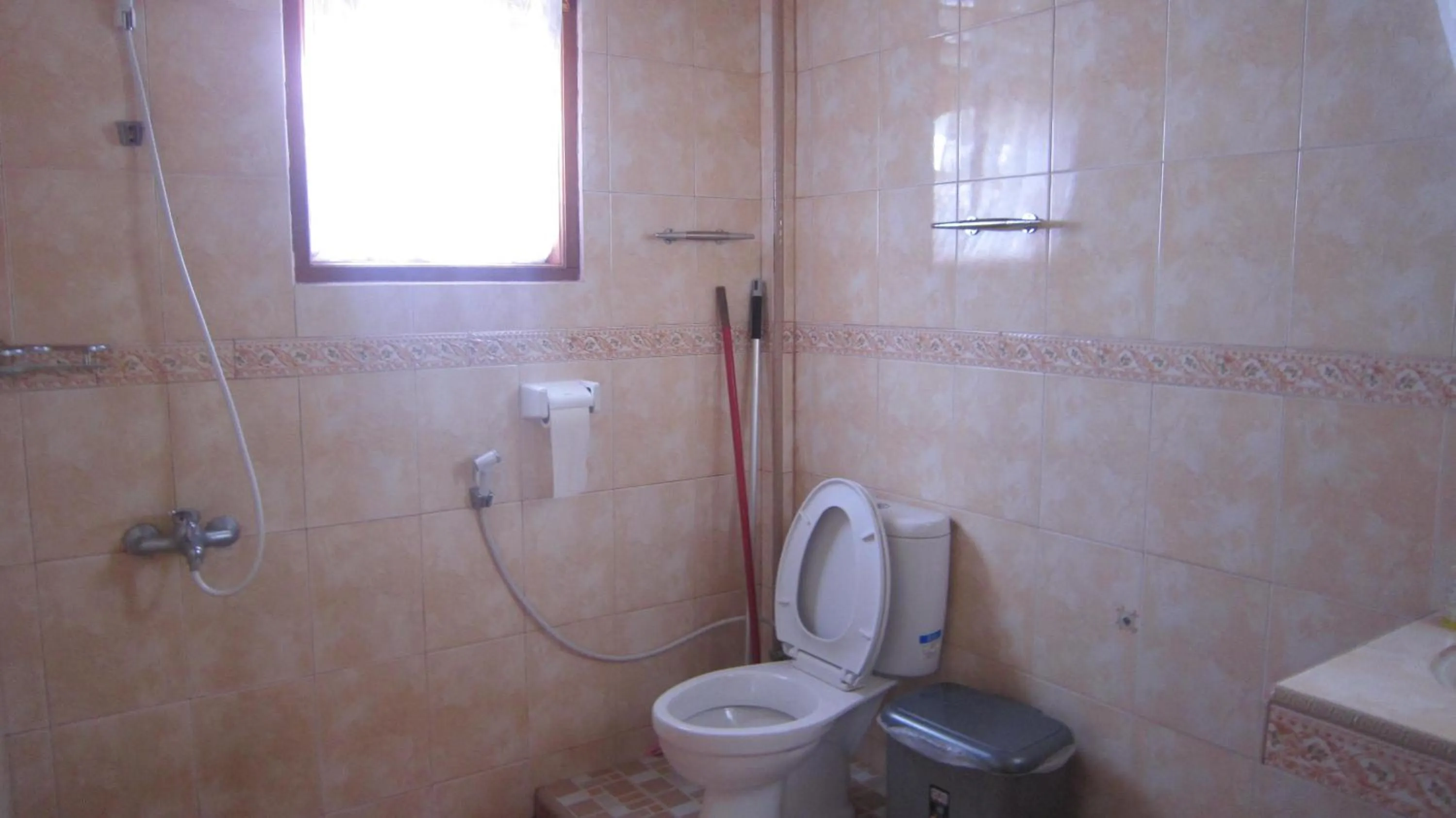 Shower in Horas Family Home