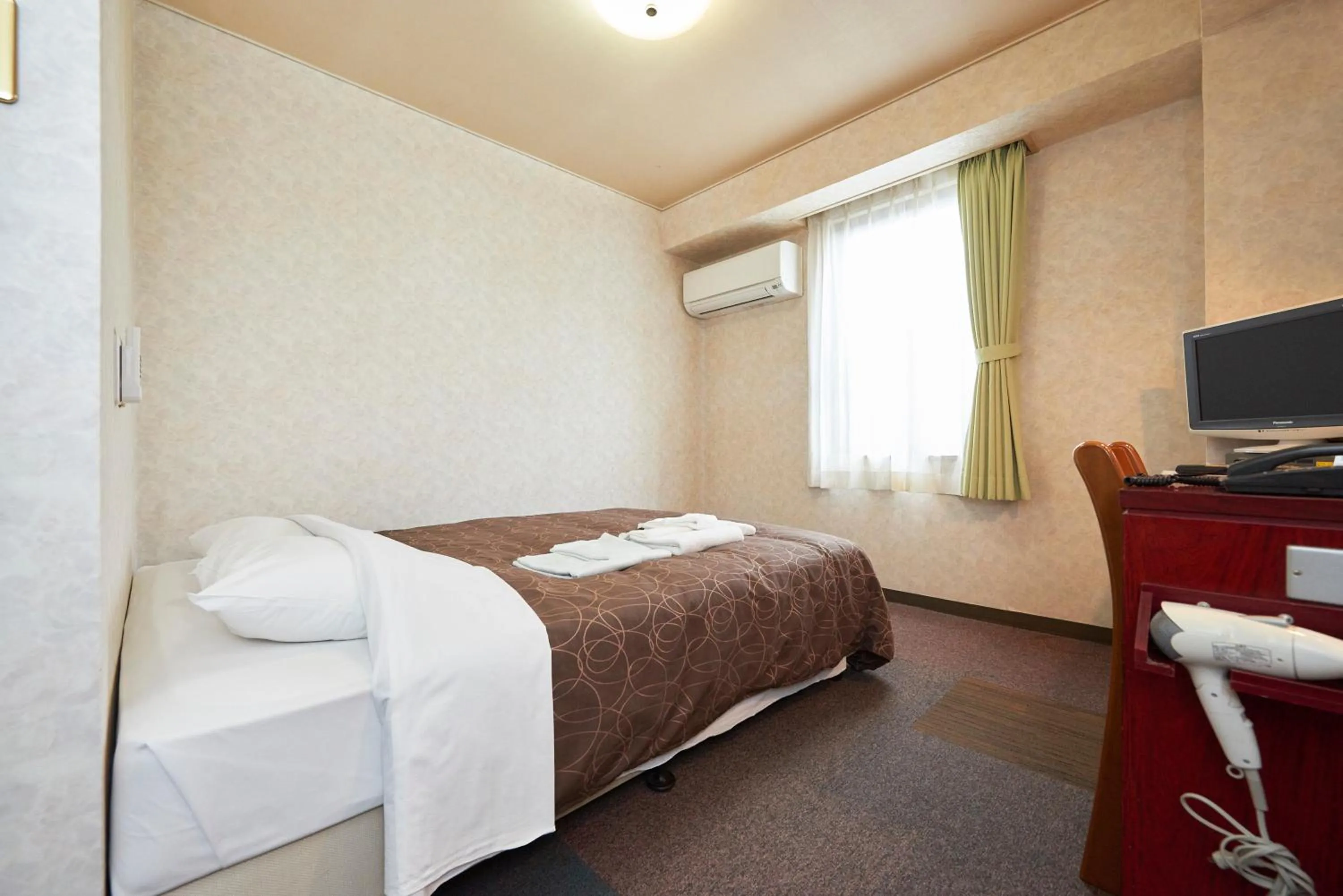 Bed in Select Inn Yonezawa