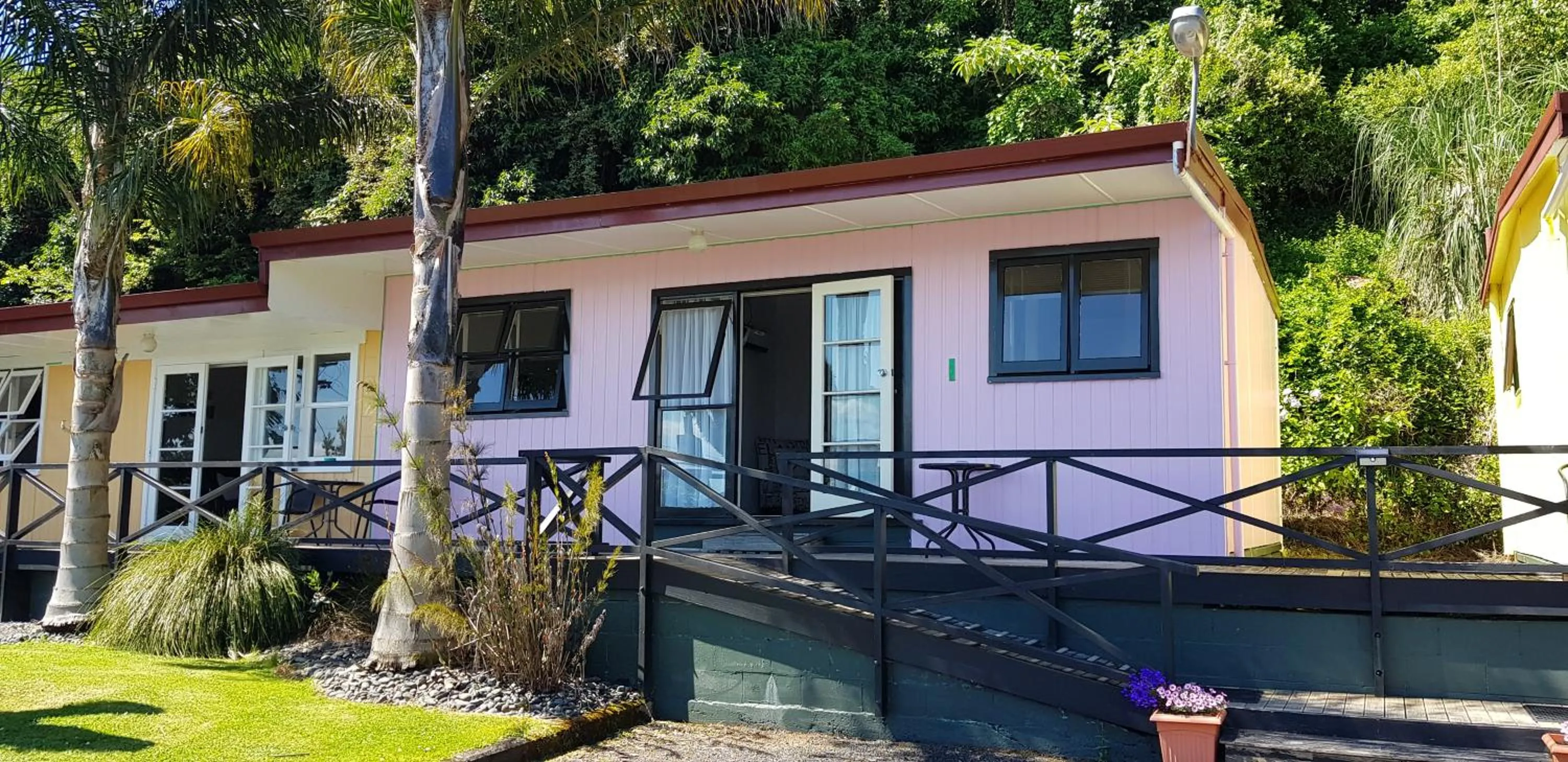 Facade/entrance in Coastal Motor Lodge
