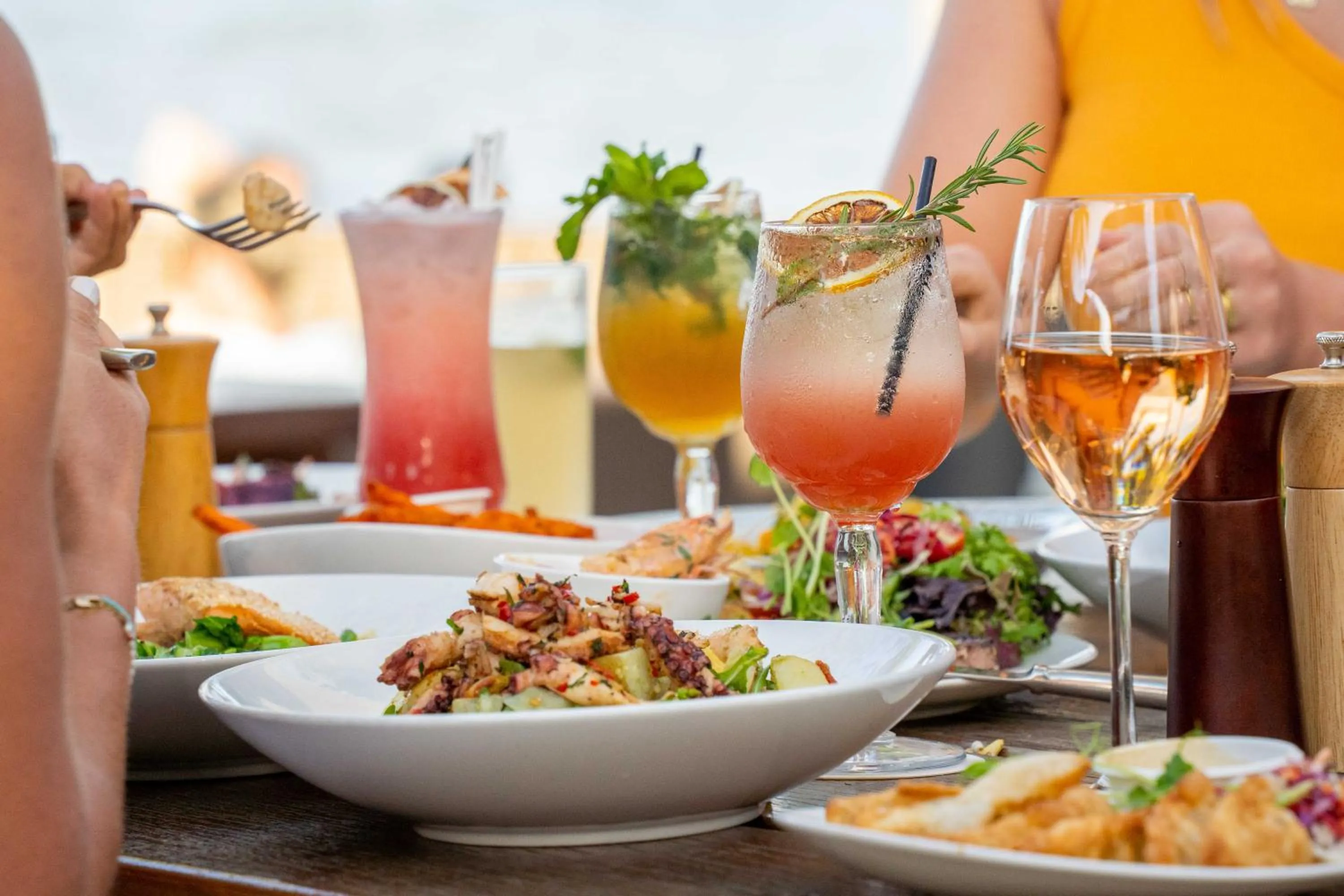 Food and drinks in Freedom Shores Resort Airlie Beach