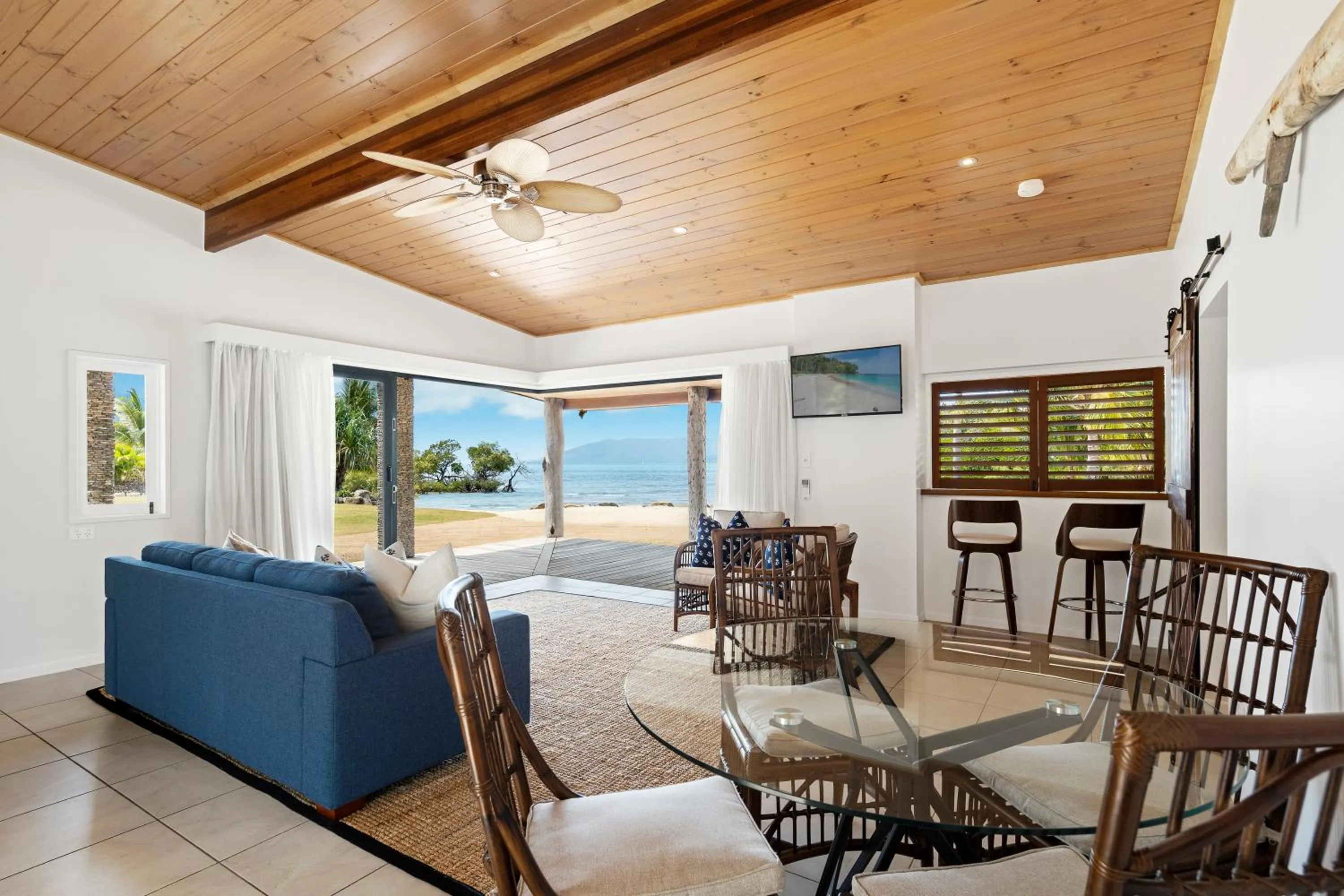 Living room in Freedom Shores Resort Airlie Beach