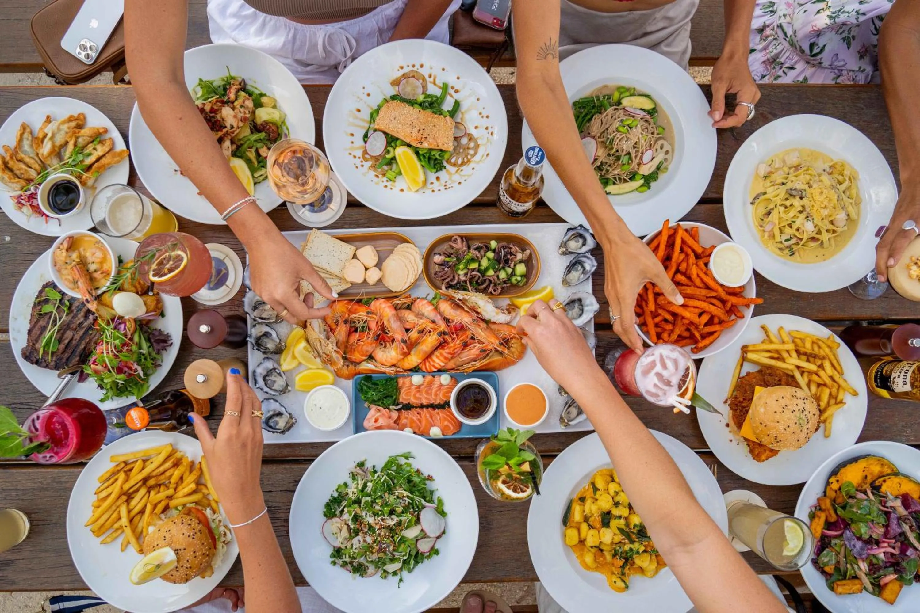 Food and drinks in Freedom Shores Resort Airlie Beach