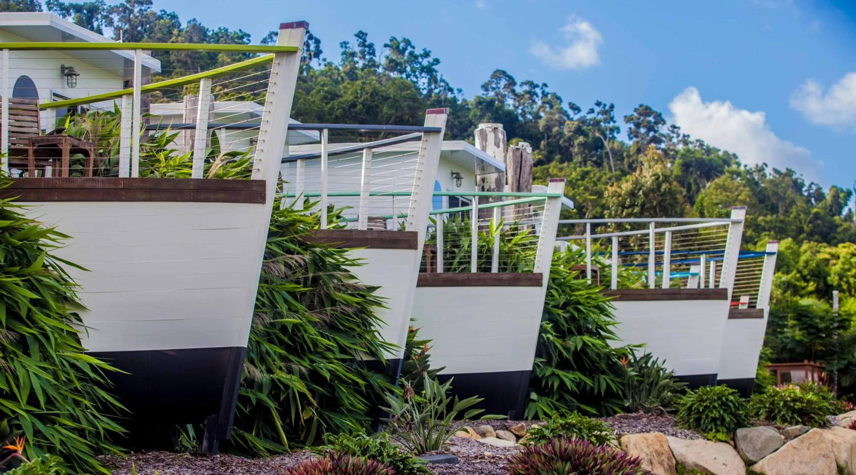 Property building in Freedom Shores Resort Airlie Beach