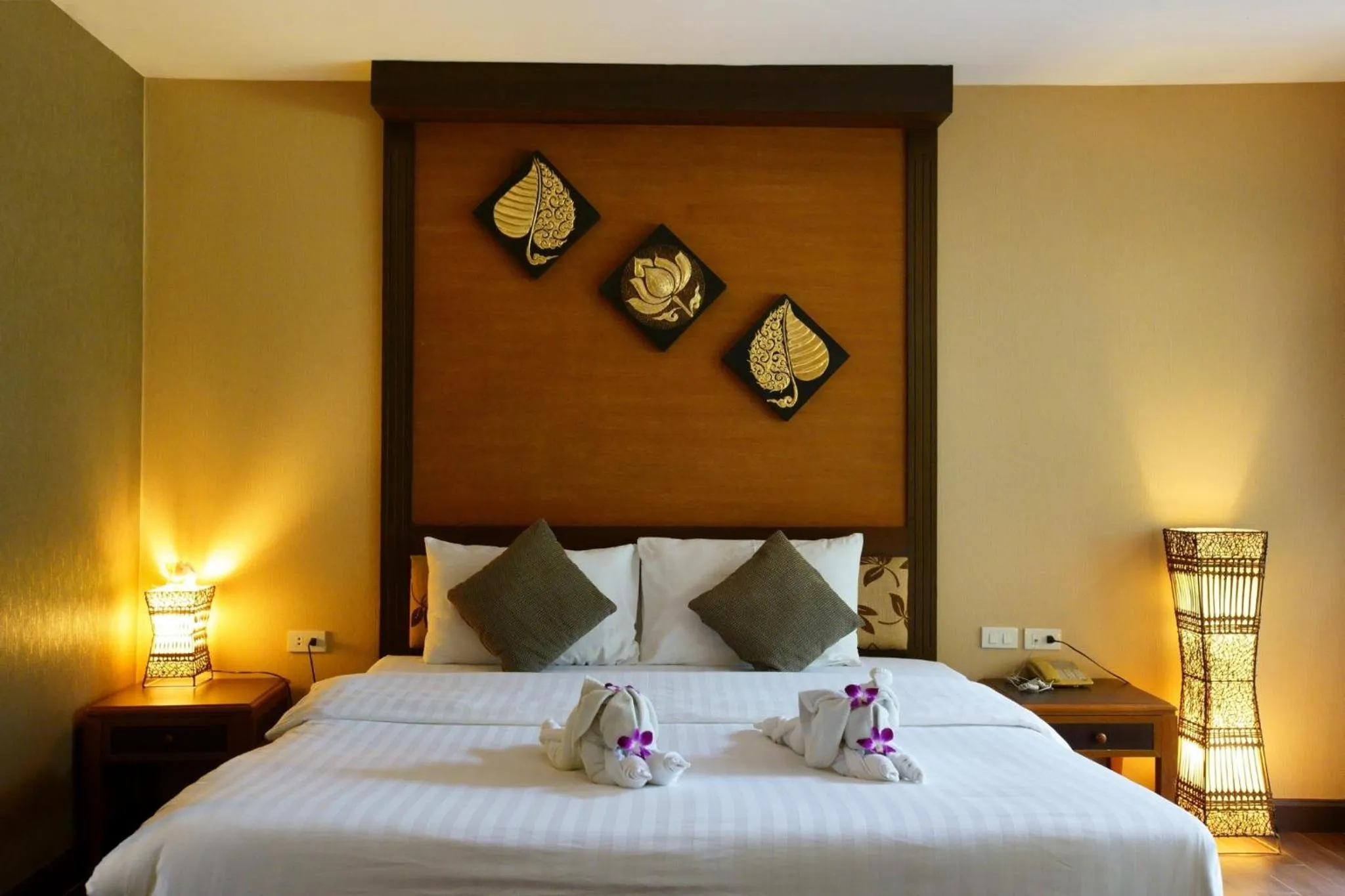 Bed in Chawalun Resort