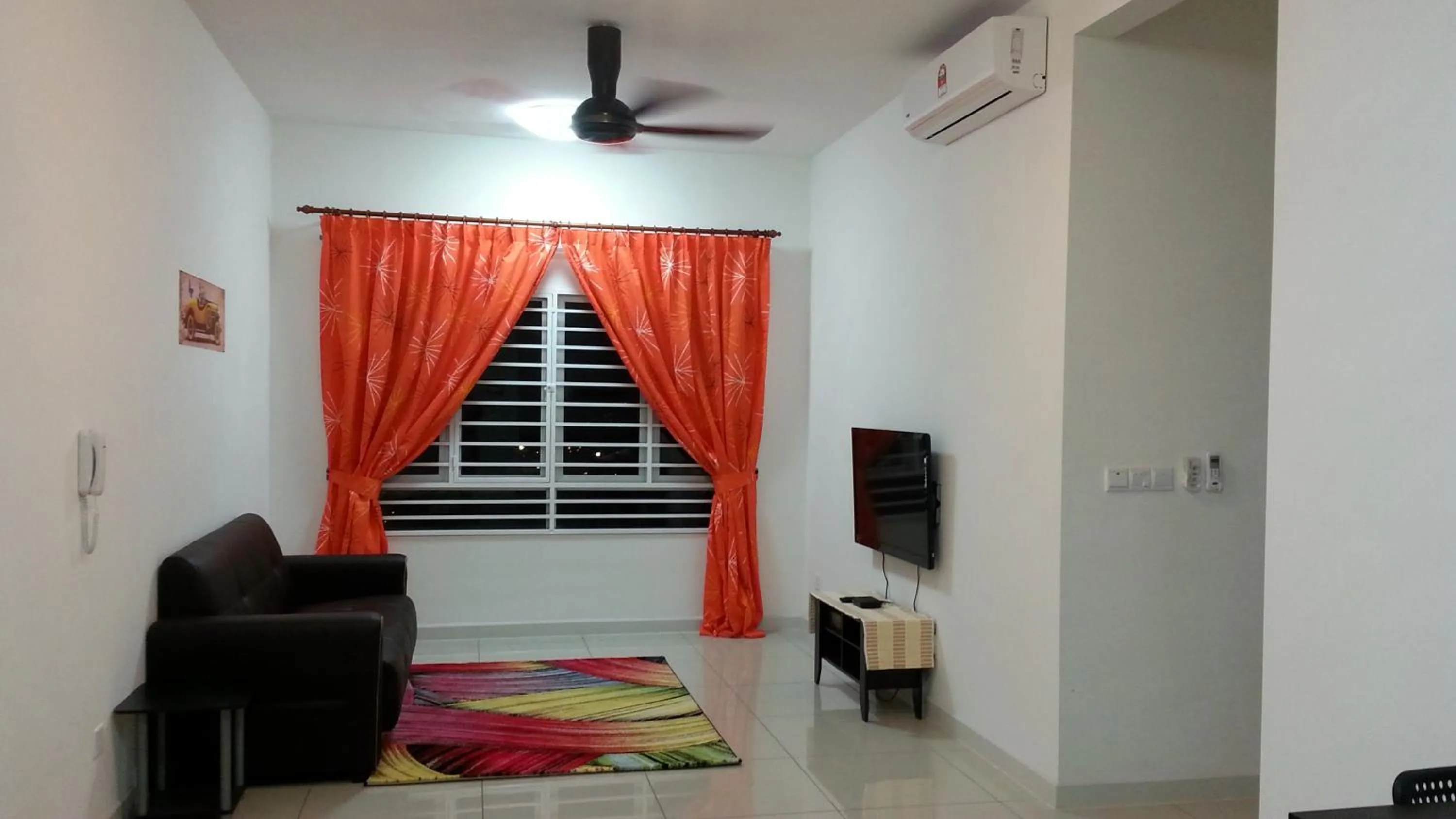 Communal lounge/ TV room in AZ Homestay @ Southville City